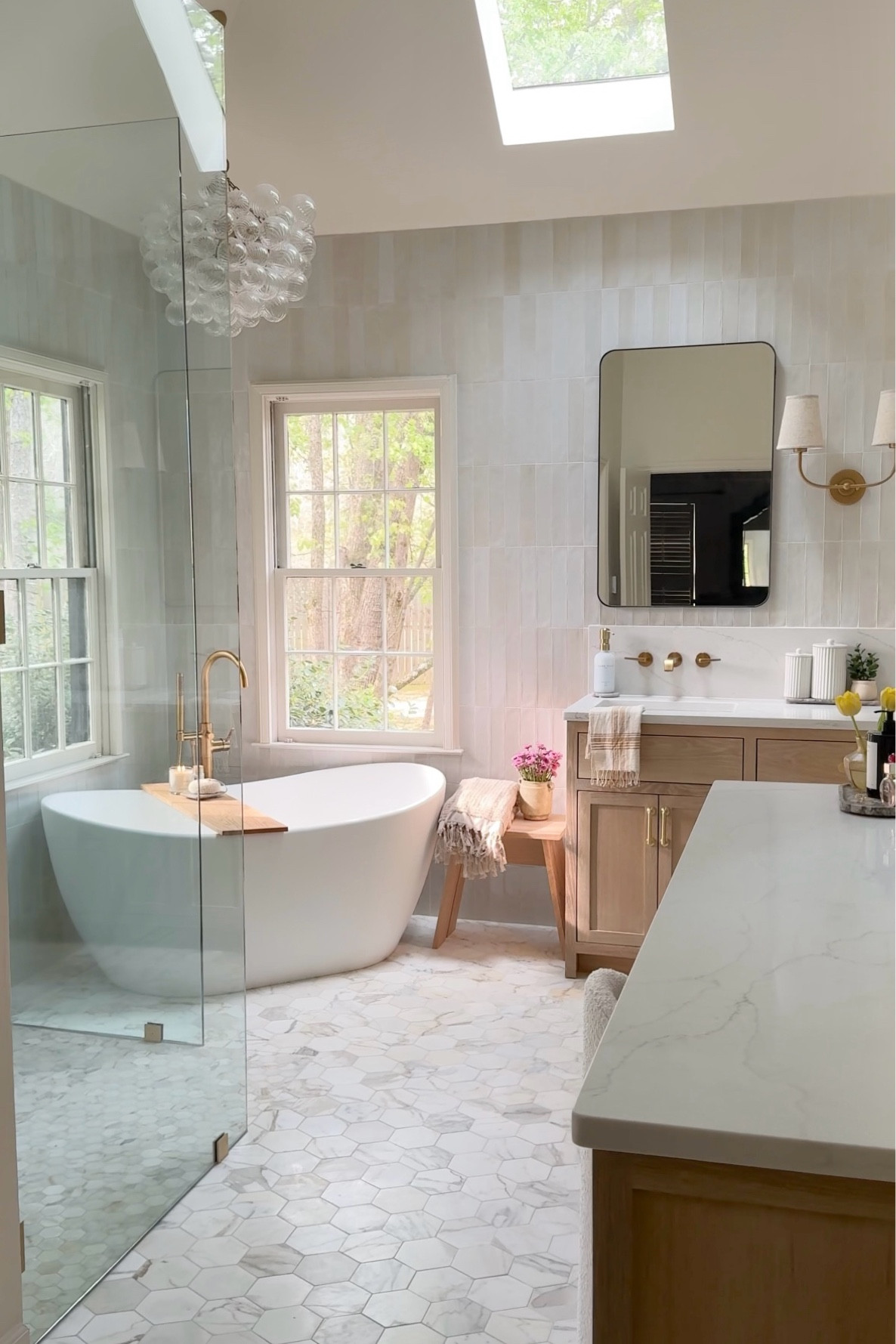 **What's not linked: 
👉Countertops - MSI Calacatta Prado
👉Vanities - Custom build - white oak, check my other reel on stain details!
👉 Floors - Calacatta Gold Honed marble hexagon from Riad Tile


#LTKFamily #LTKHome