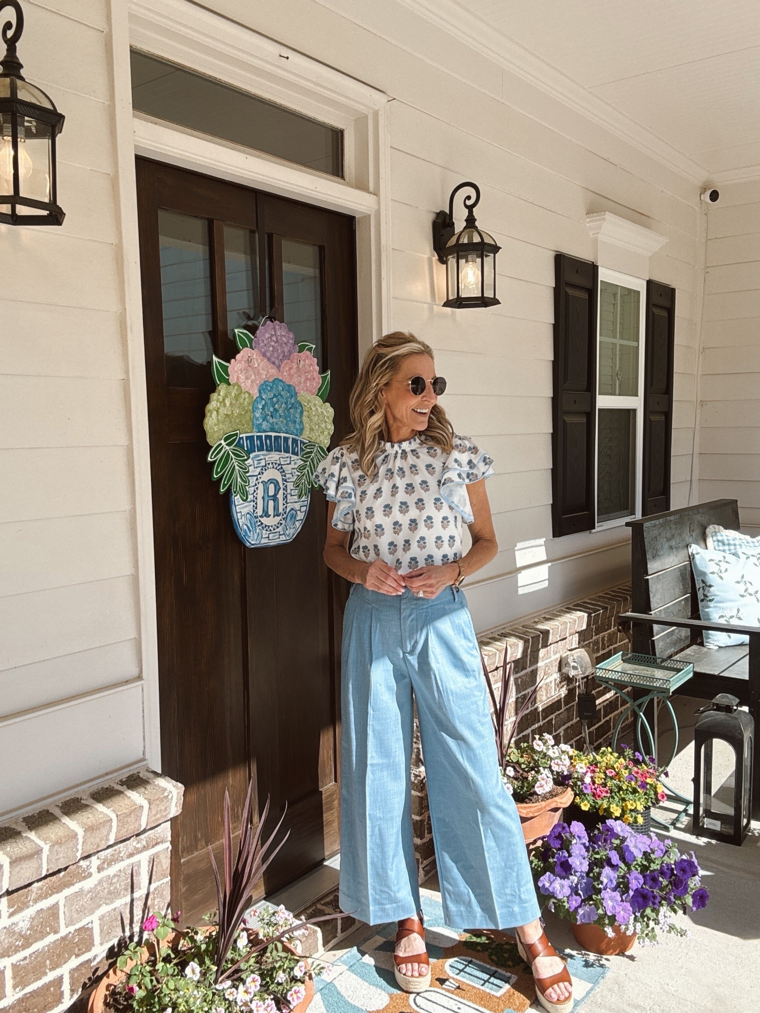 Grab these NOW. You said you wanted work pants, and I found the best pair and linked up so many tops to match them… 

These wide-leg pants just FINALLY hit the site and are such a hero piece for your wardrobe. They’re high-rise, cropped, breezy, flattering, and comfortable enough for all-day wear. Perfect for workdays or weekends, and so easy to pair with any top or the matching blazer. Wearing a size XS in both pants and blazer …. R. U. N. 🙌🏼