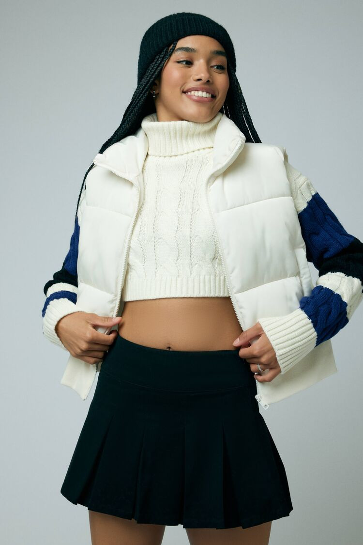 Women's Zip-Up Puffer Vest in White Small | Forever 21