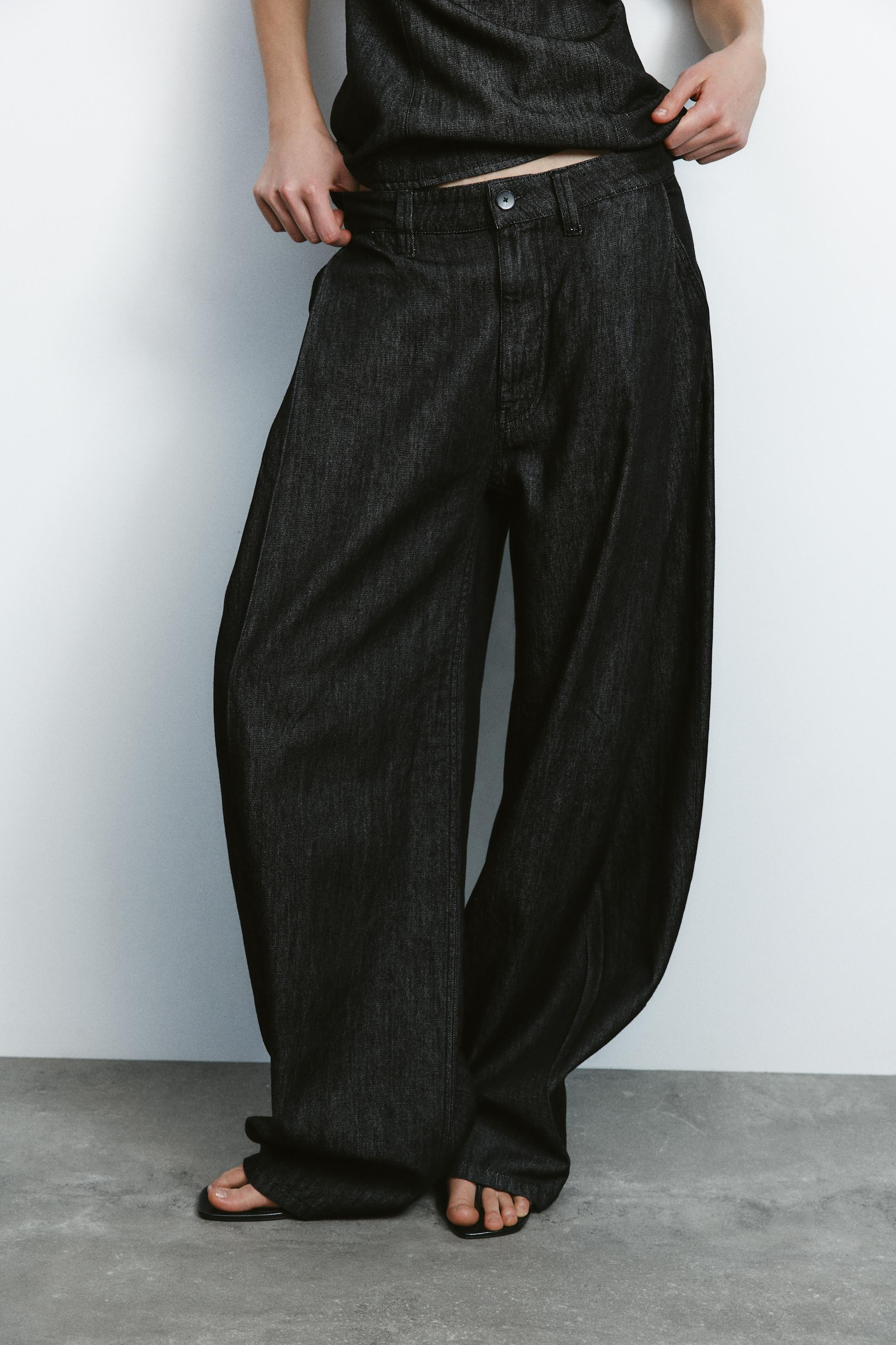 DENIM EFFECT PLEATED PANTS | Zara US