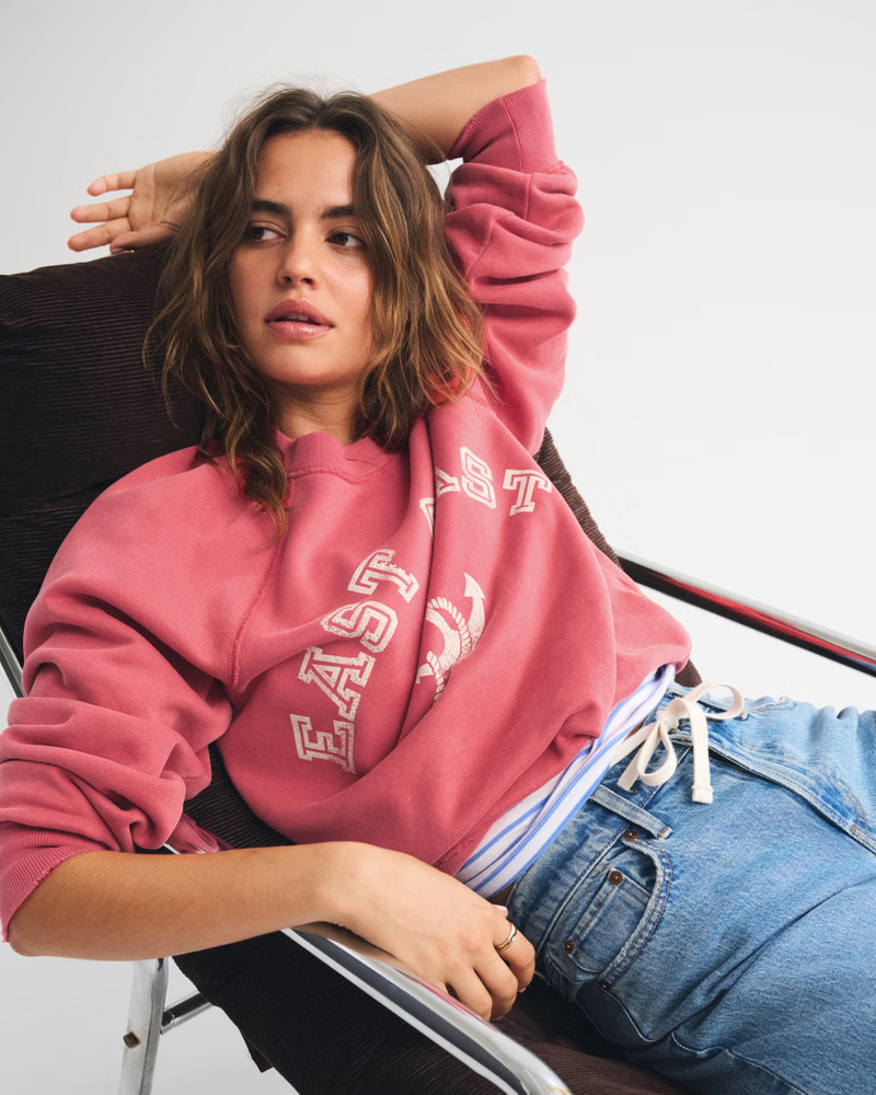 Graphic Raglan Classic Sunday Crew | Abercrombie & Fitch (US)