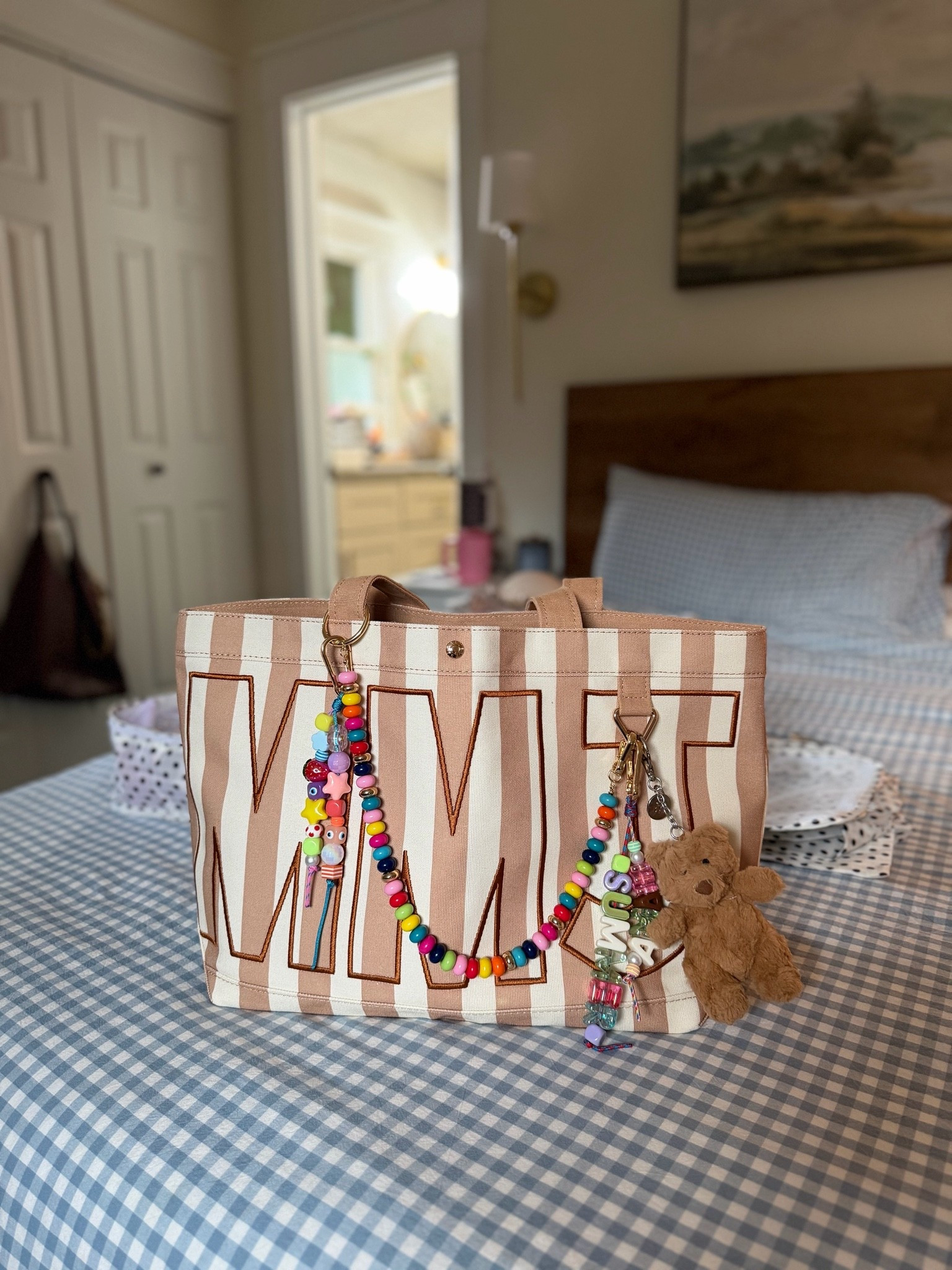 My striped BaubleBar tote! I have the size medium, 3 initials and love this neutral stripe!!! So cute for summer and going into fall. Soooo many color options 😍😍

BaubleBar, custom tote, everyday bag, BaubleBar bag charms

#LTKmomlife #LTKSeasonal