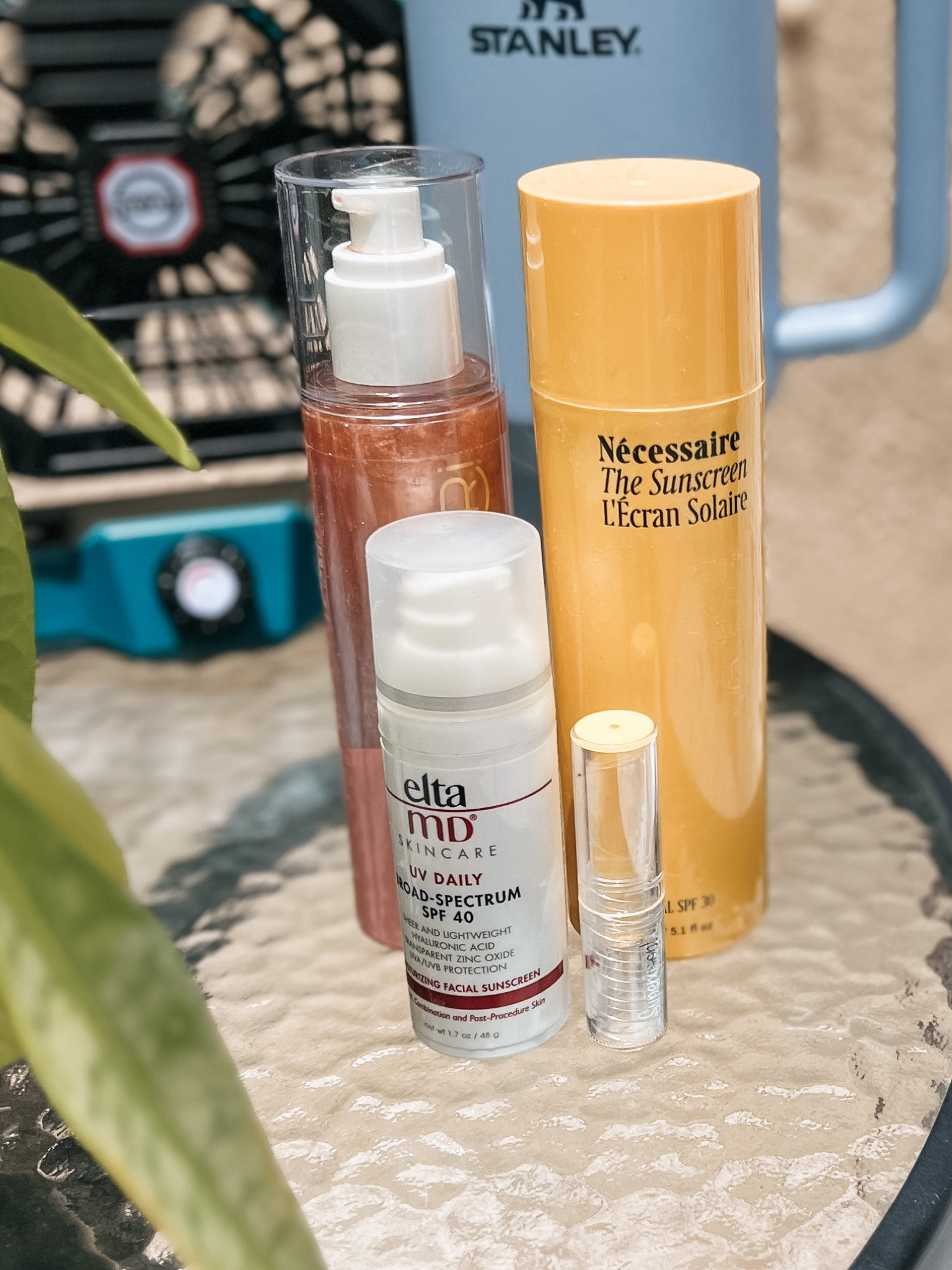 Sunny days ahead


Sunscreen,  mineral sunscreen, lip sunscreen, kopari sunscreen, Supergoop sunscreen

#LTKunder50 #LTKSeasonal #LTKbeauty