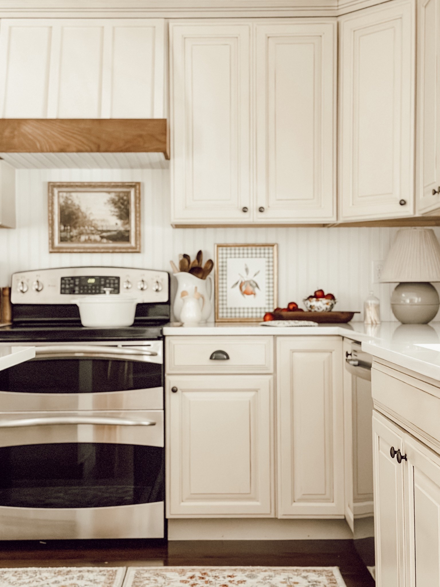 Cozy kitchen corner.

#LTKHome