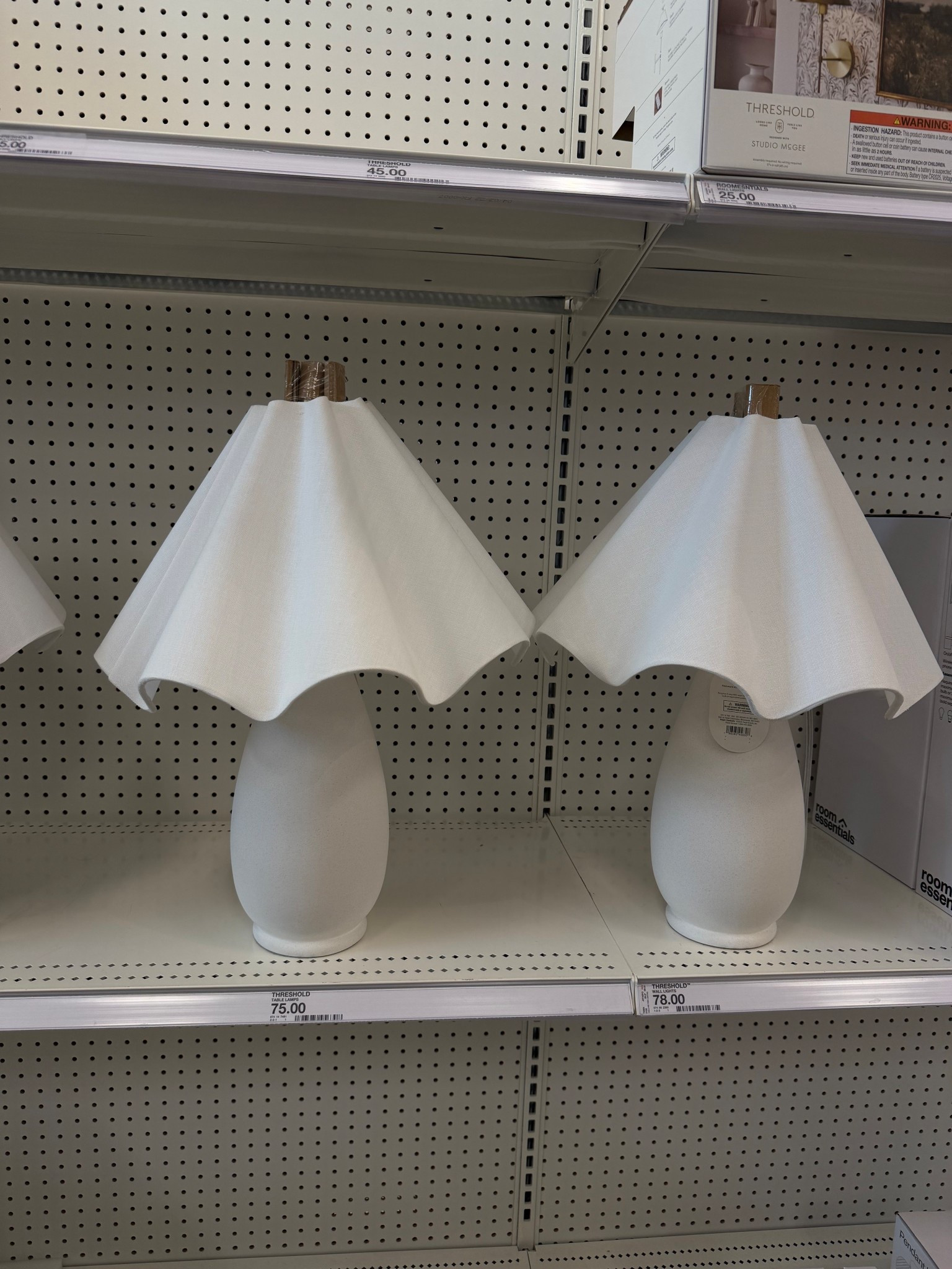 Target table lamp - threshold finds 

#LTKFindsUnder100 #LTKHome #LTKFindsUnder50