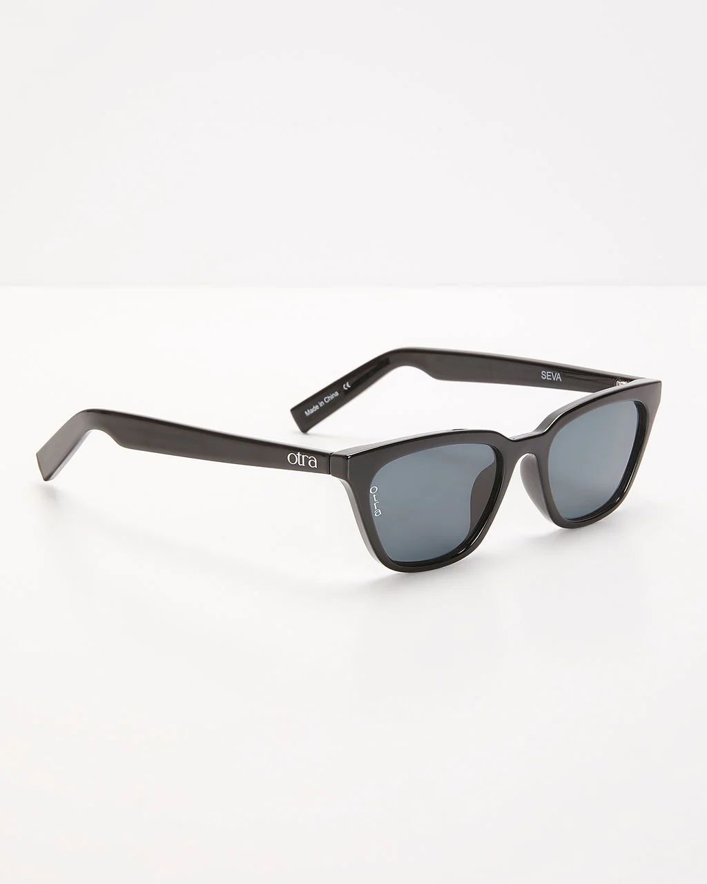 Irma Classic Slim Sunglasses | VICI Collection