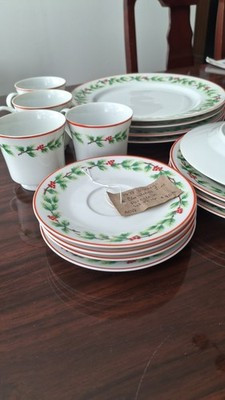 1978 Vintage Christmas Fine Porcelain China Dishes Set Of 16 | eBay US