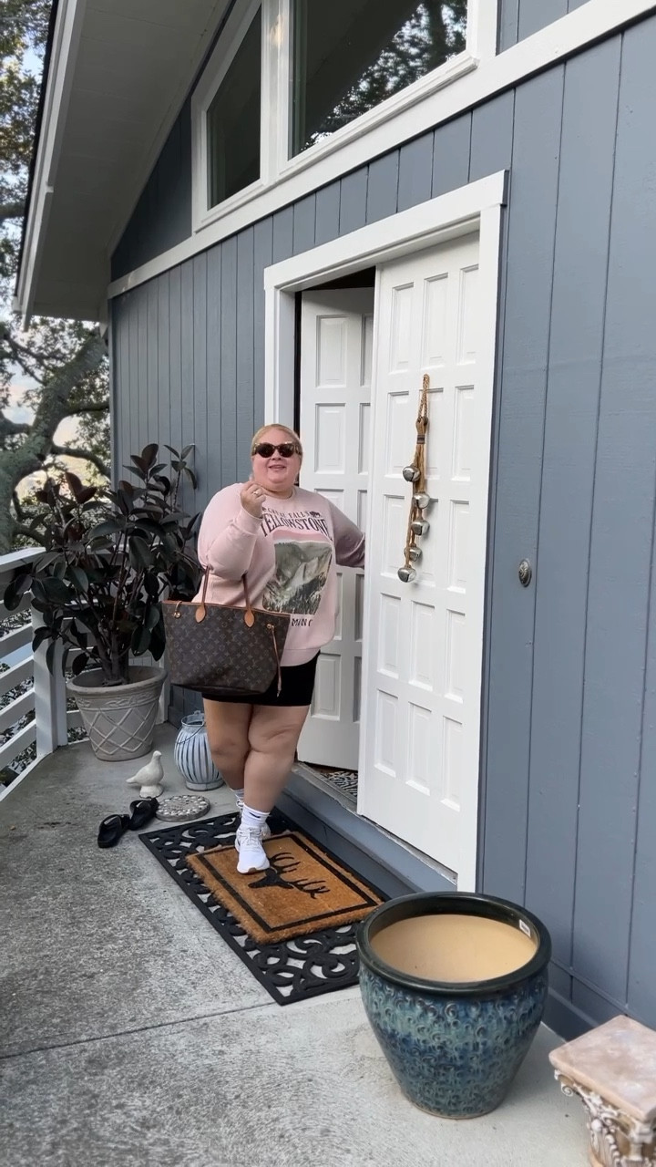 Cozy girl style 

#LTKcurves #LTKtravel #LTKsalealert