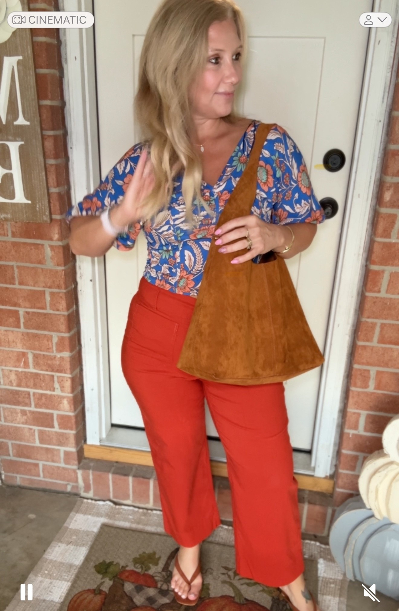 Fall vibes but it’s still warm! 
Top and pants are old so linked similar options 


#LTKMidsize #LTKOver40 #LTKFindsUnder50