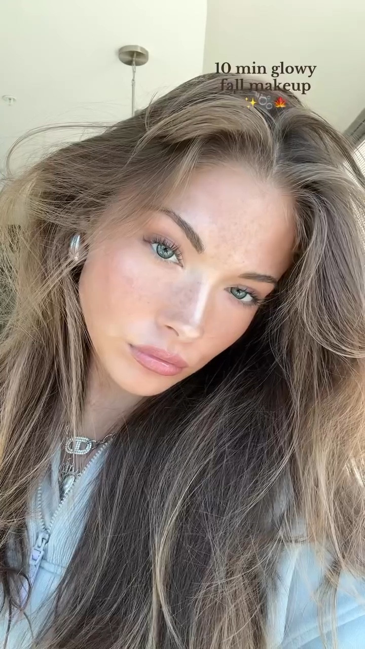 glowy fall makeup 🎀🍁🫧 product details in my Ltk! 📍
#glowymakeup #fallmakeup #makeupinspo