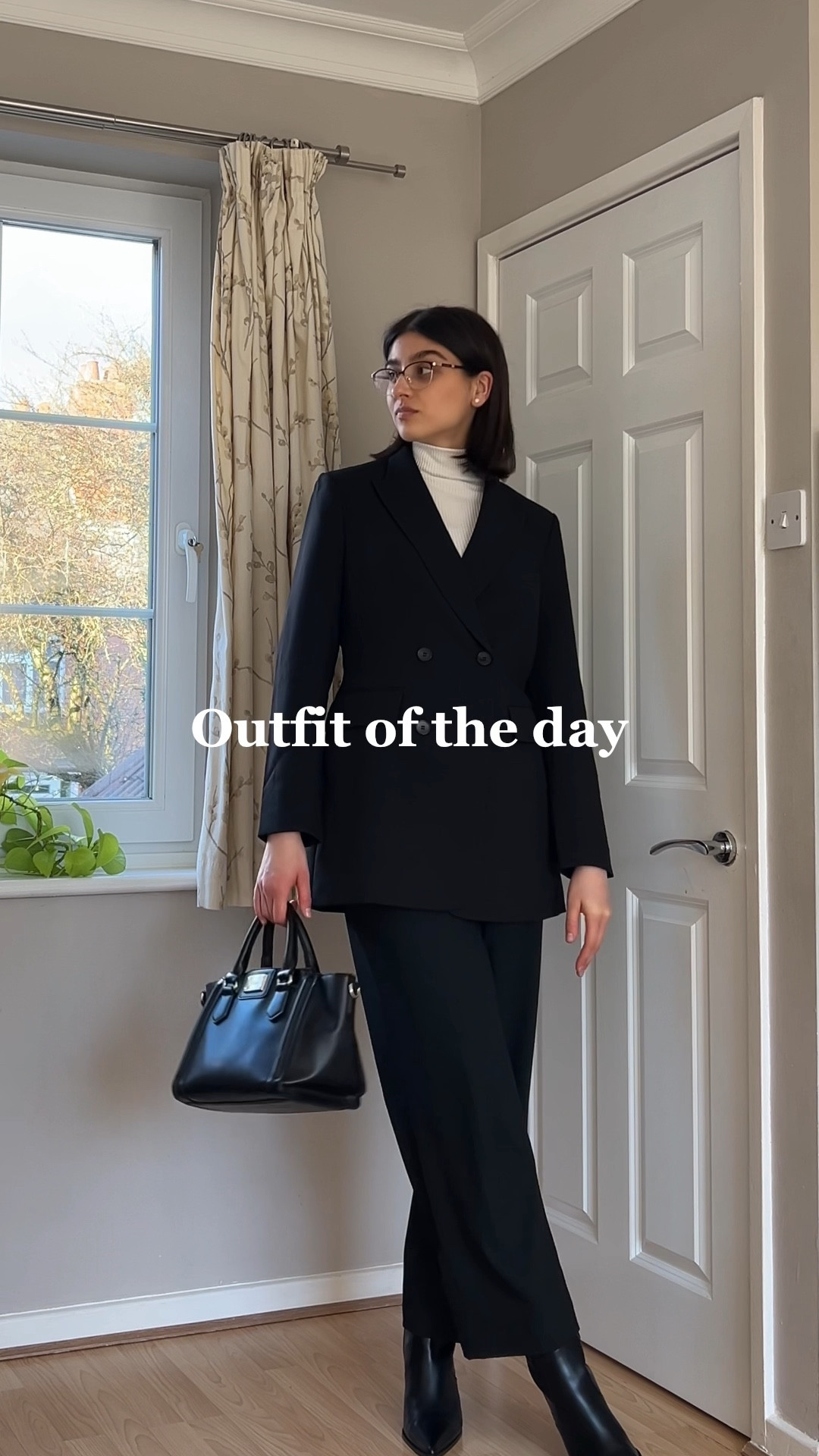 Office chic fashion | formal office outfit | black suit



#LTKworkwear #LTKSeasonal #LTKeurope