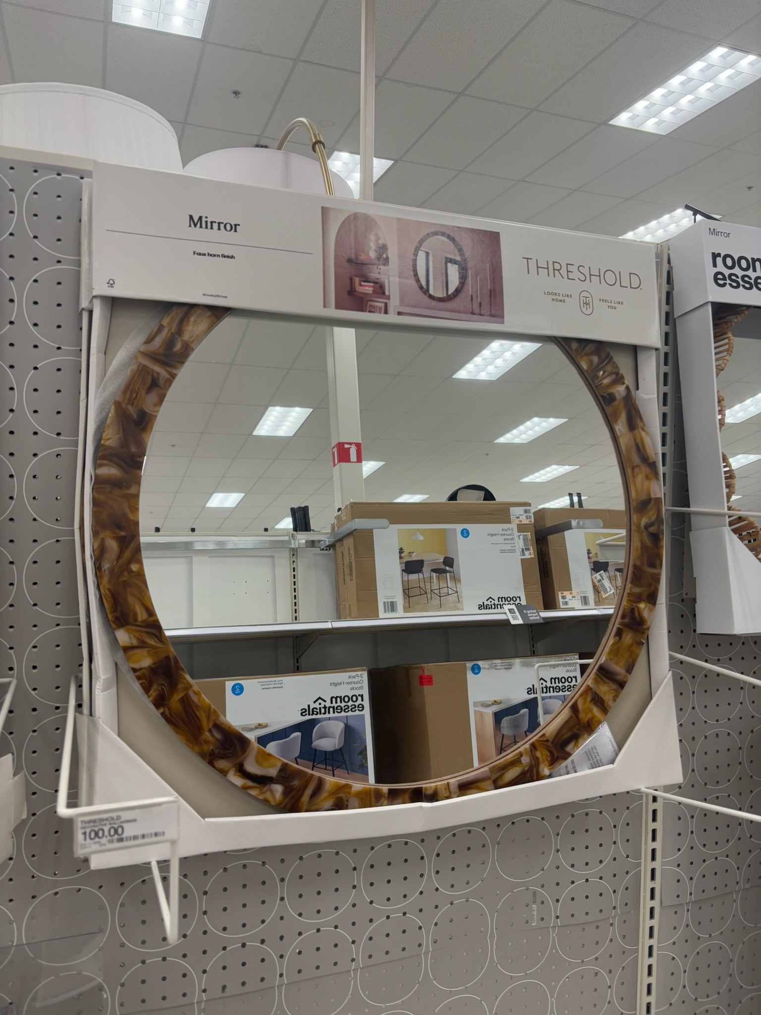 LOVE this mirror from Target!😍 it would be perfect in an entryway or bathroom!

Mirror, home decor, target decor, target home, threshold, studio McGee

#LTKSeasonal #LTKHome