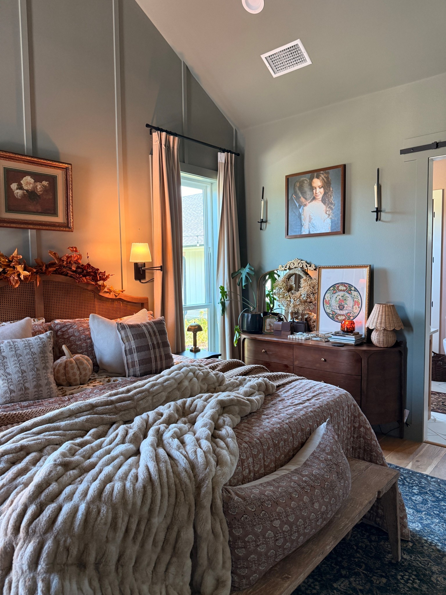 Cozy fall bedroom vibes 

#LTKHome