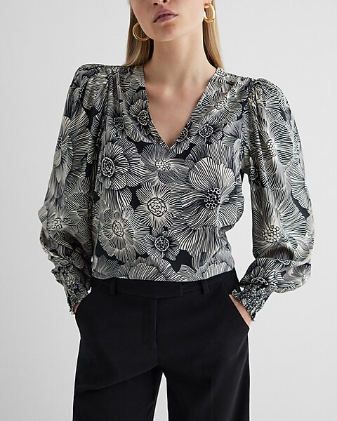 Floral V-Neck Long Sleeve Smocked Cuff Top | Express