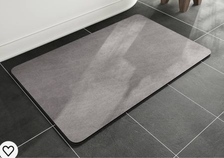 Bought these last year because I want the stone but don’t want to pay $180 for a bath mat. Doesn’t hold moisture 

#amazonfinds #amazonhome

#LTKhome