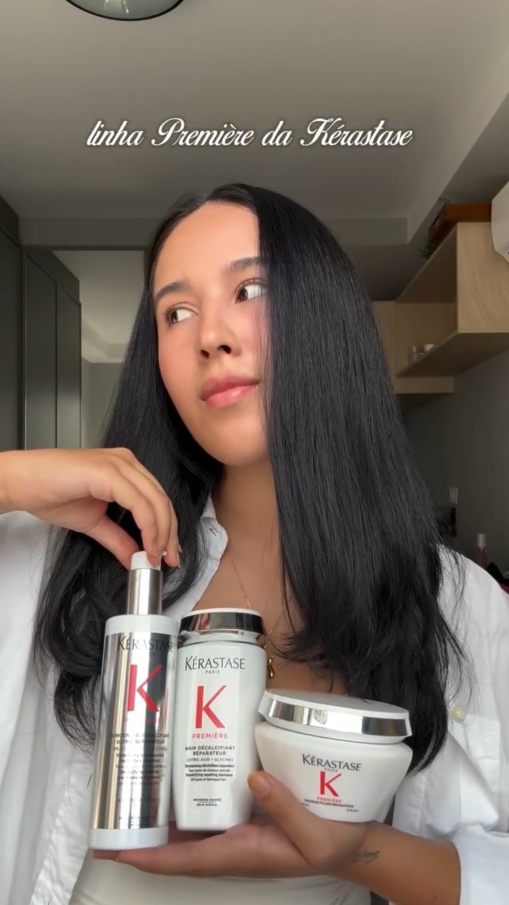 Você sabia que o excesso de cálcio na água que você lava o seu cabelo pode estar deixando ele rígido, quebradiço, sem brilho e ressecado? ✨
 
Pra resolver esse problema, a @kerastase_official criou a linha Première, que é uma coleção de tratamento reparador com dupla ação descalcificante que elimina a sobrecarga de cálcio no cabelo e reverte 96% dos danos em 1 uso.
 
E por aí, você já experimentou esse antes e depois? Se não, te garanto que vale muito a pena! 🤍
 
#KerastaseClub #LIBERTESUAFORCA #SocialChallengePremiere publi