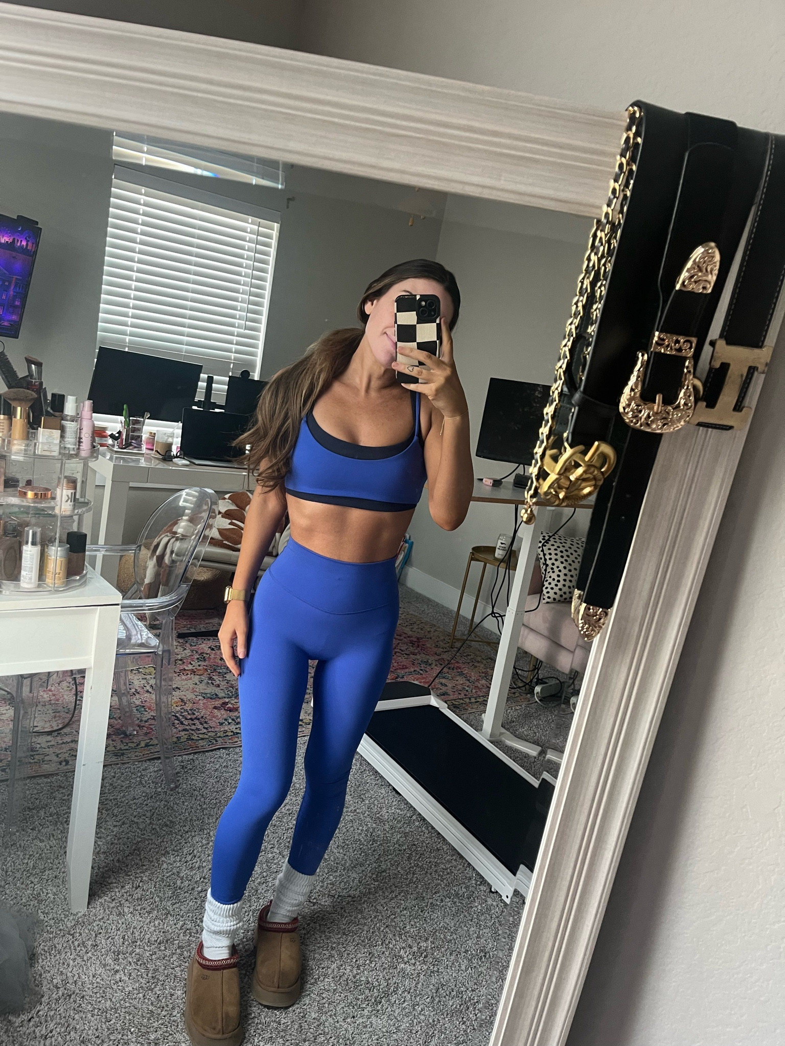 Love anything two toned & layered right now and don’t get me started on these grip socks. Exact set is from shopform.com #workoutset #pilates #matchingset #shopform

#LTKFitness #LTKActive #LTKGiftGuide
