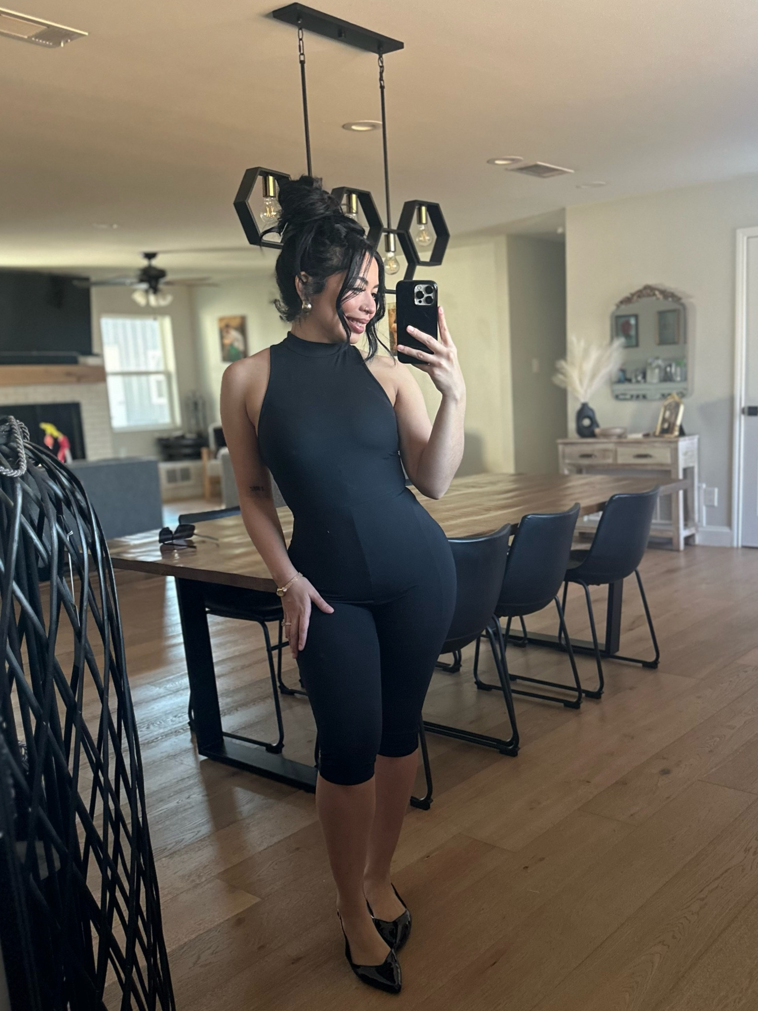 Never thought I would be rocking capris, but here we are 💋