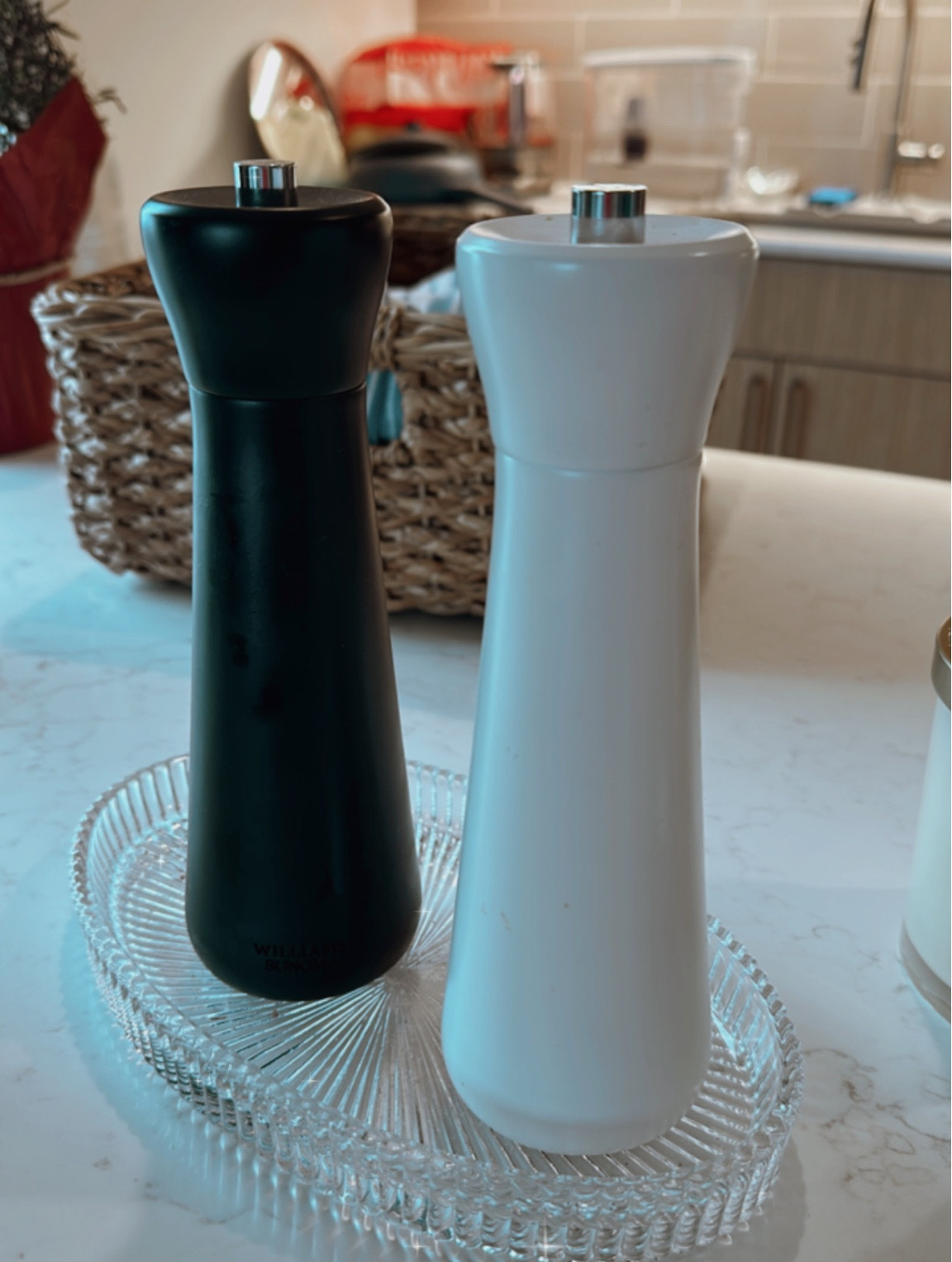 Black and white chic set #ltkkitchen #ltkcooking #ltktarget #williamsanoma 

#LTKHoliday #LTKGiftGuide #LTKhome