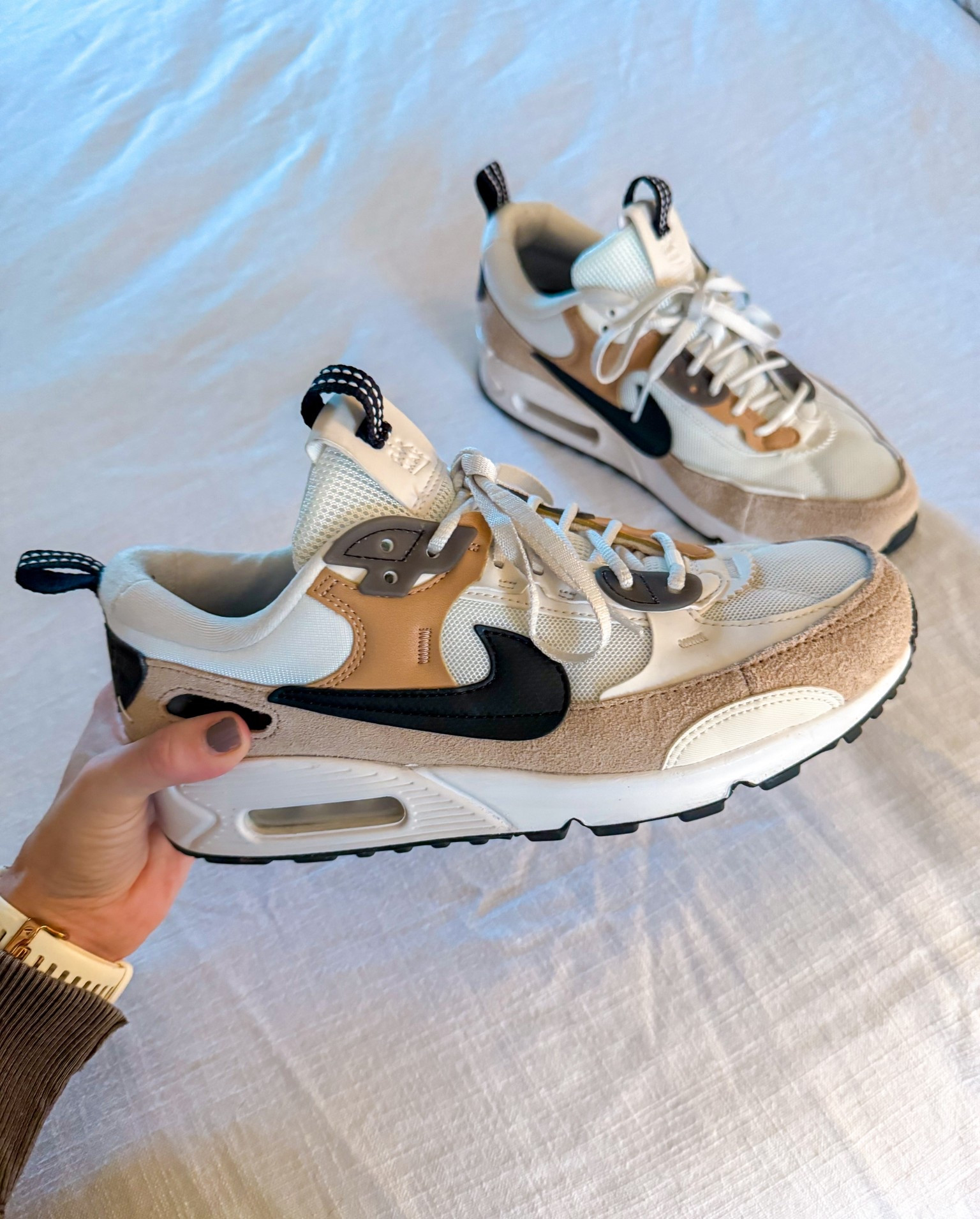 Favorite sneakers 🤍

nike // workout // casual sneakers // fitness // gift guide for her 

 

#LTKShoeCrush 


#LTKActive #LTKCyberWeek #LTKGiftGuide