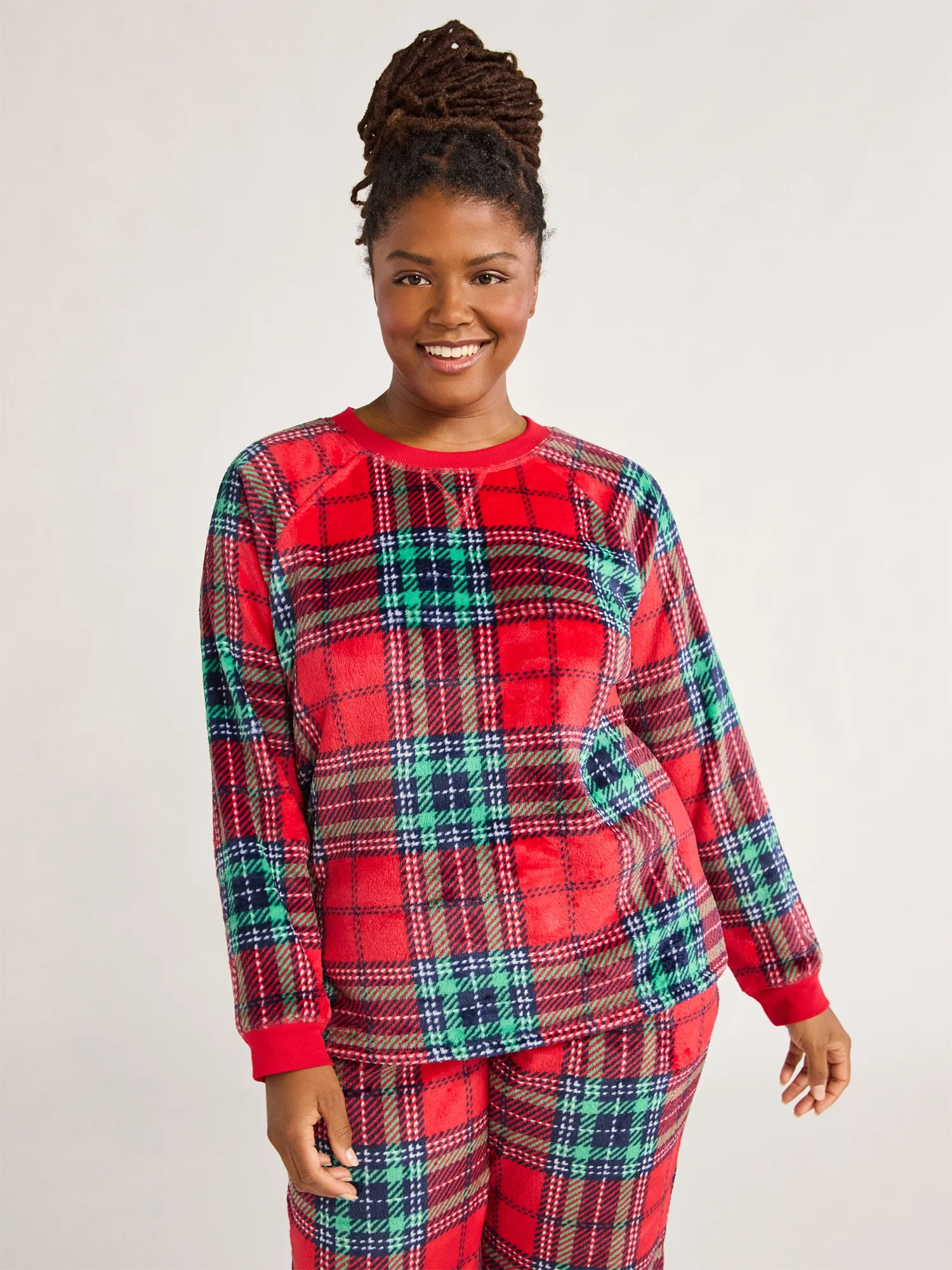 Joyspun Women's and Women’s Plus Plush Sleep Top with Long Sleeves, Sizes XS-3X - Walmart.com | Walmart (US)