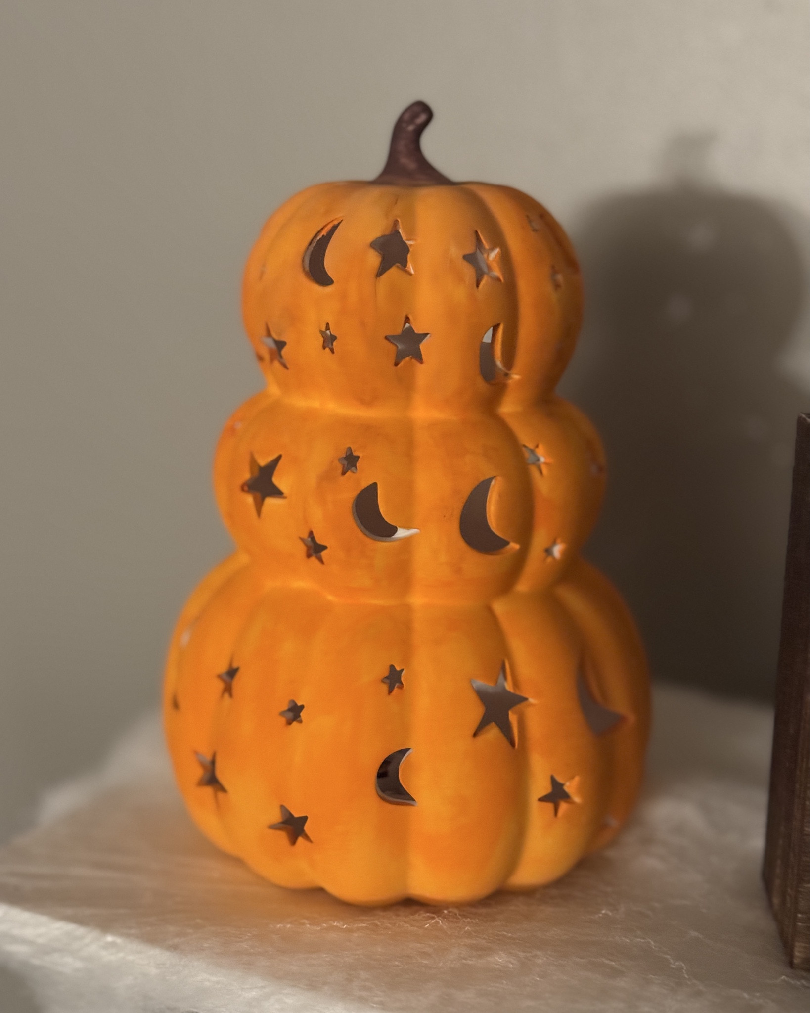 DIY ceramic Halloween decor, Halloween decor, ceramic decor, Halloween, activities for kids, family activities, Michael’s store, Michael’s Halloween decor

#LTKFamily #LTKHalloween