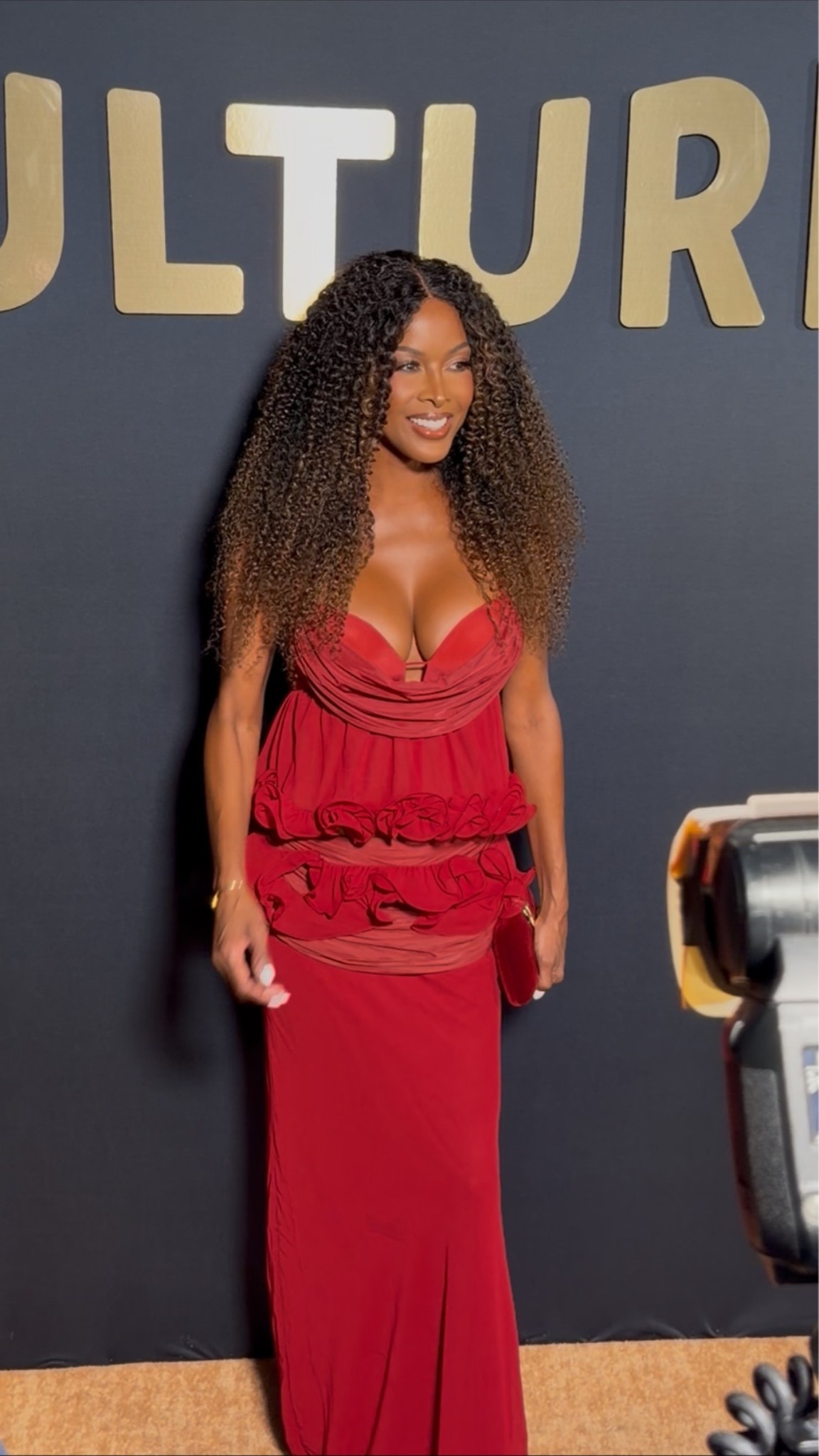 @msstaceyrusch wore a $502 @aniyerecords “Tecla Wrap” top with a $541 “Tecla Long Skirt” in Cardinal by @aniyerecords to the Vulture Reality Masterminds event, styled with a matching red clutch and voluminous curls. Find a link to purchase in our bio. Hot! Or Hmm..?

📸: @JPASC24

#StaceyRusch #staceyruschstyle #staceyruschfbd #fashionbombdaily #aniyeby