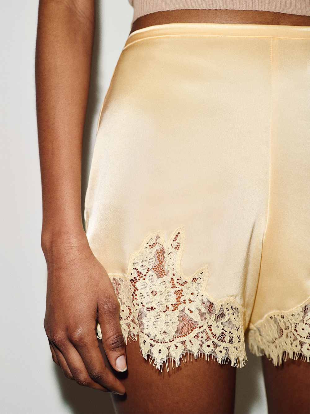 Fern Satin Short | Reformation (Global)