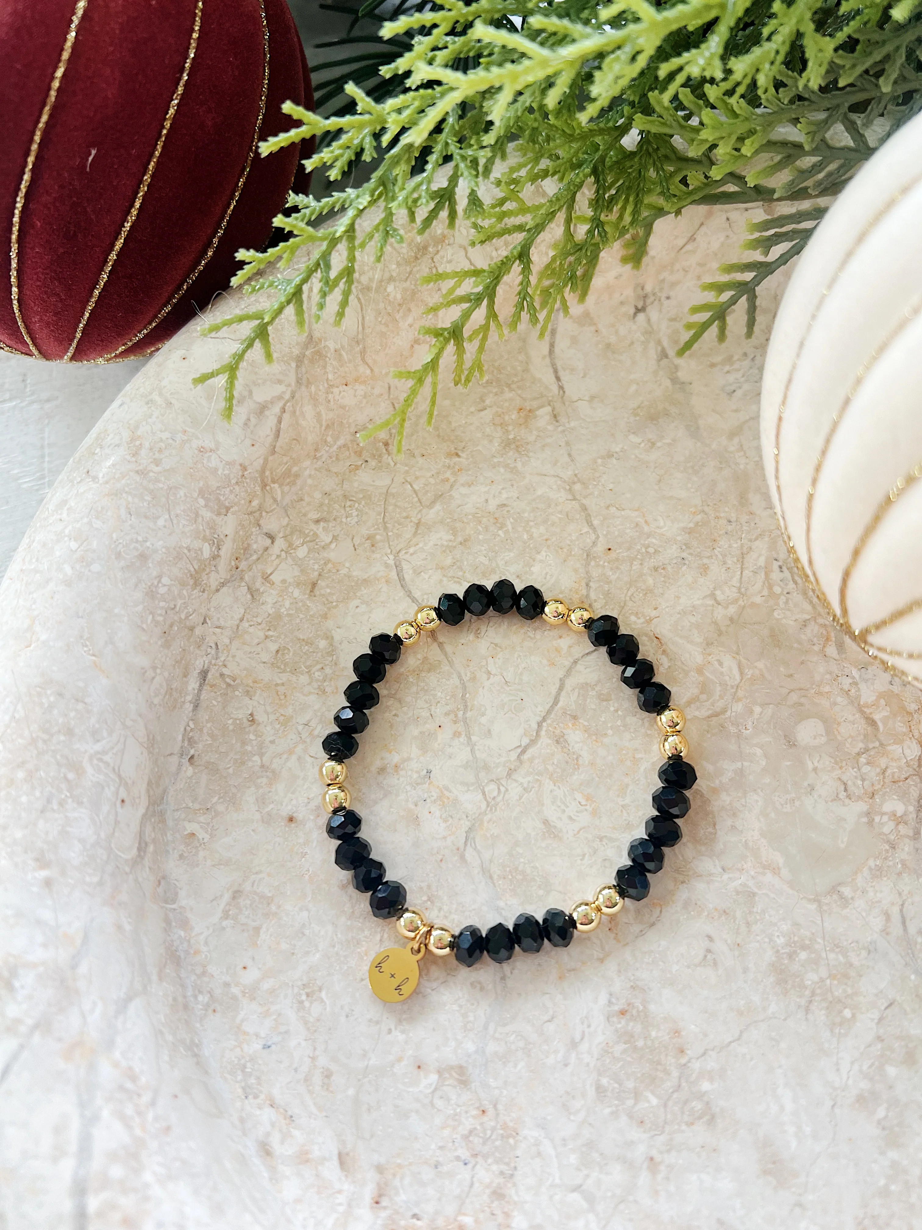 Dainty Black | Hayes + Hudson