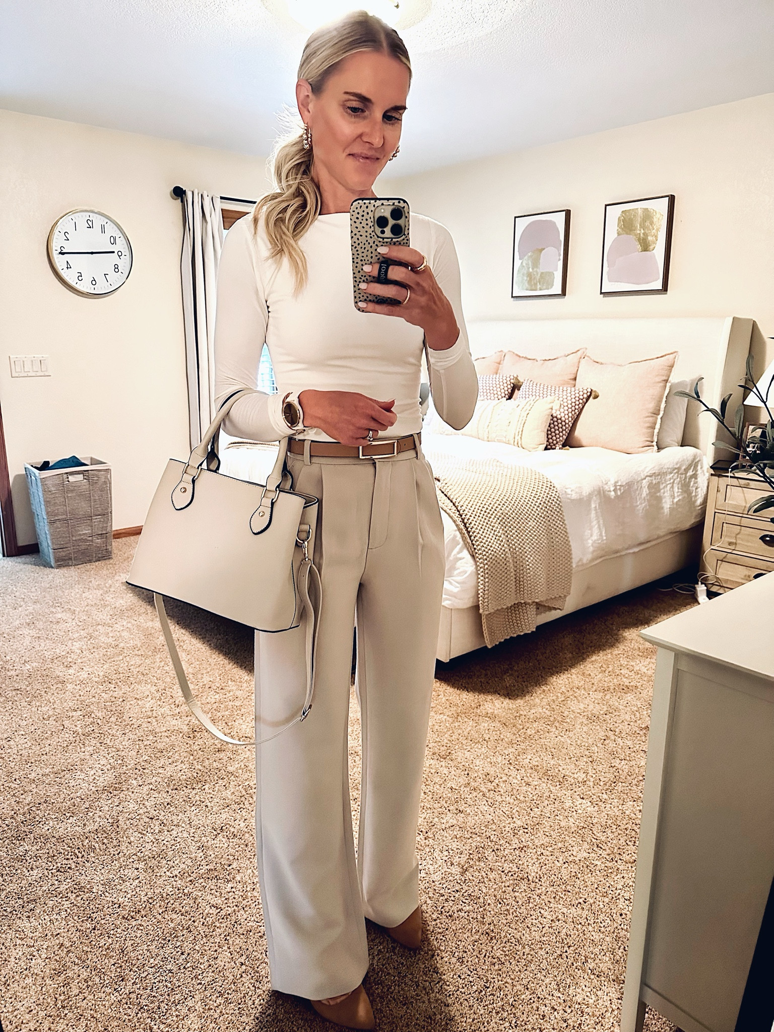 The best work, business casual, teacher, church pants! 

I am wearing the 24L in Light Taupe.

#LTKWorkwear #LTKOver40