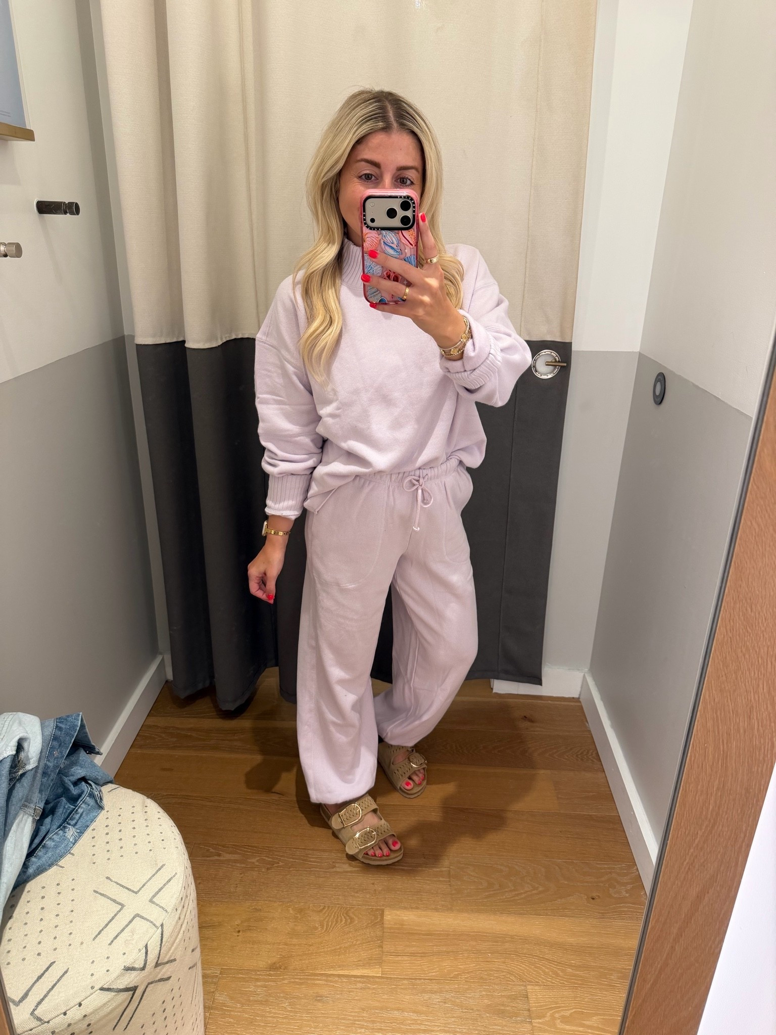 New @Aerie matching set!
Size xs
Sandals tts
Fall outfit
