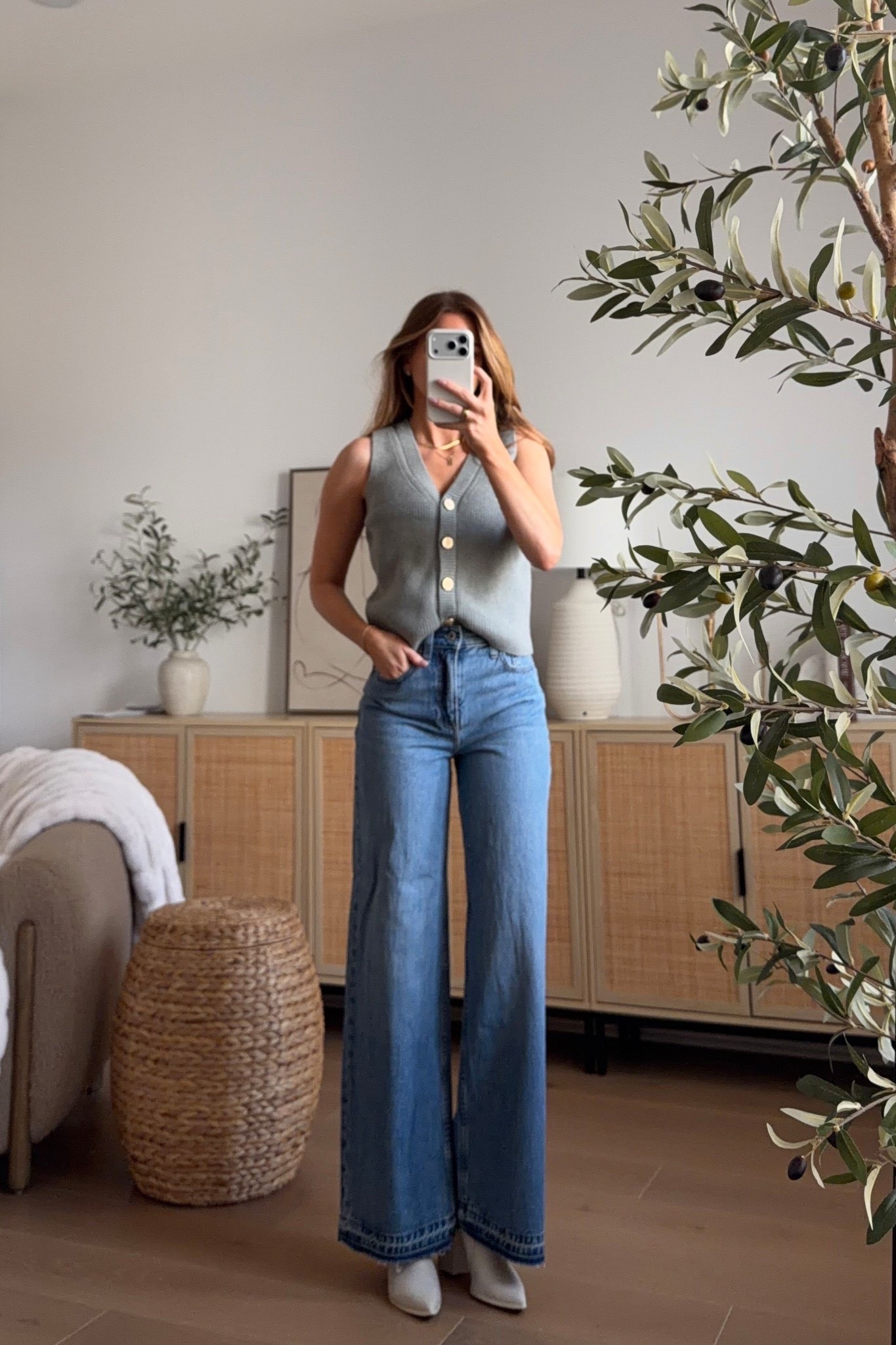 sweater tank: xs // jeans: 24 regular (i’m 5’3)

@abercrombie sale! 20-40% off denim with an extra 15% off code: DENIMAF

sale, sale alert, denim sale, abercrombie sale, a&f sale, michele jaliene

#LTKootd #LTKPetite #LTKSaleAlert