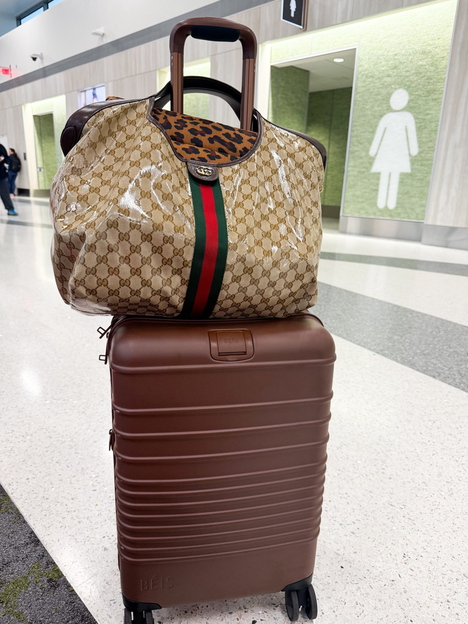 my travel duo = the best carryall tote and small suitcase • 

#LTKTravel