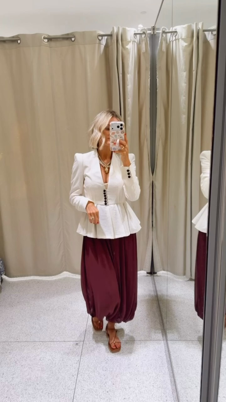 These statement pieces are so different & fun! You could style these for events or even workwear! Wearing S in the top & XS in the pants.

Loverly Grey, Zara, summer workwear

#LTKSeasonal #LTKootd #LTKWorkwear