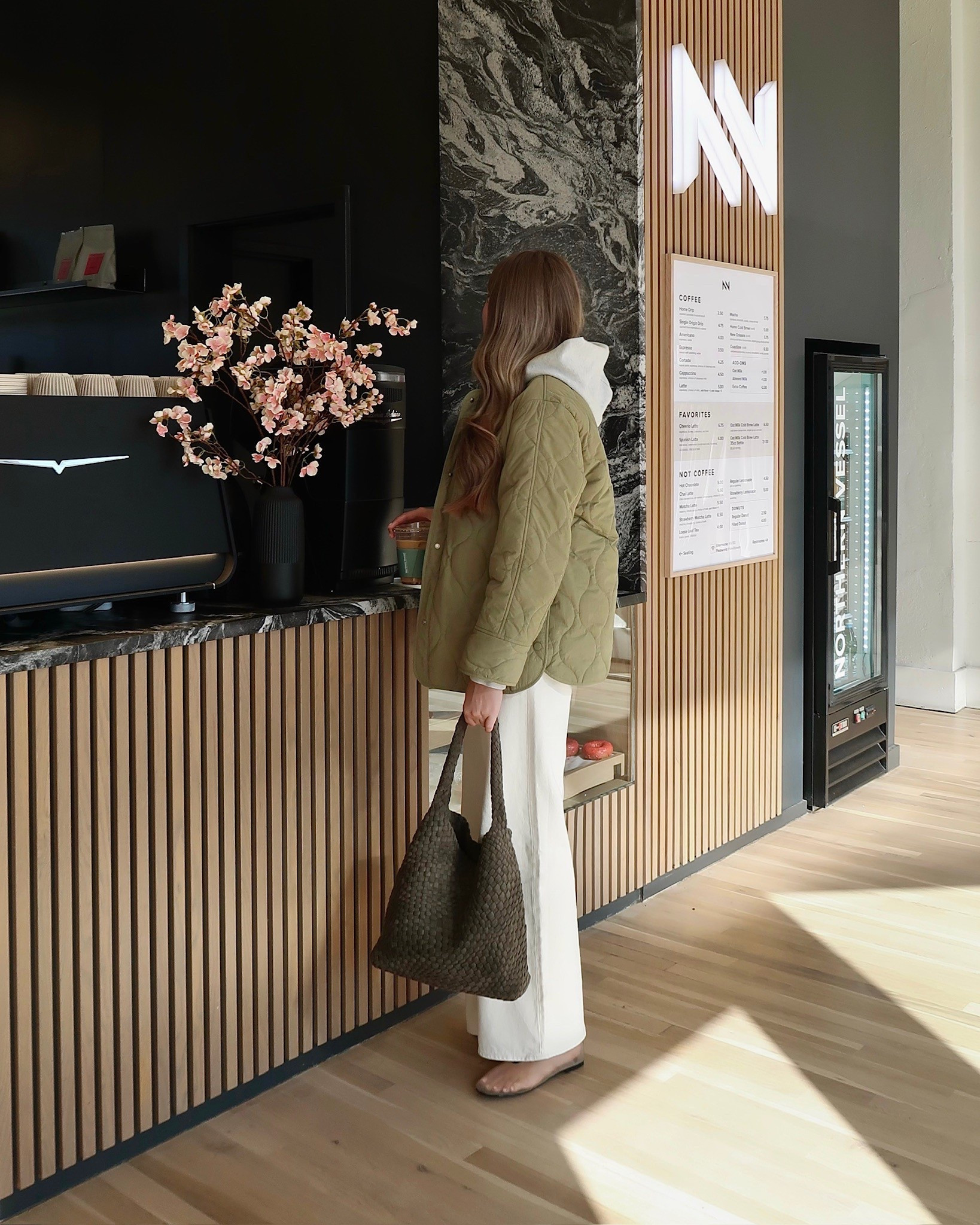 Wearing a size M in the new balance hoodie, M in the quilted jacket (size up for a more relaxed fit) and a 26 in the Levi’s. Love these flats for spring! #founditonamazon #amazonfashion #amazonfinds



#LTKFindsUnder50 #LTKStyleTip #LTKSeasonal