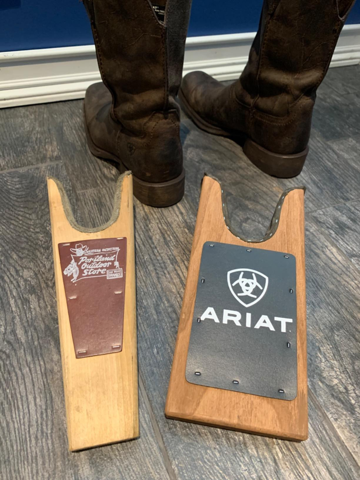 ARIAT Unisex Adult Stained Wood Boot Jack | Amazon (US)