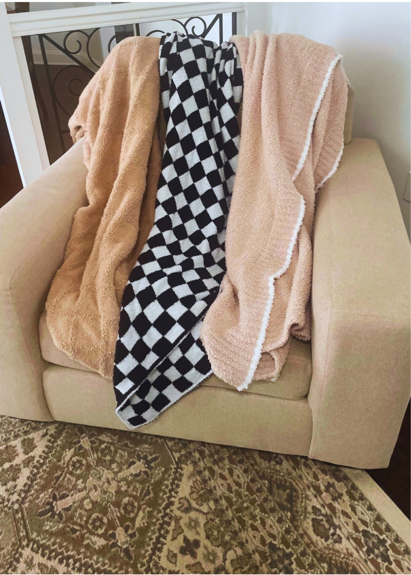 Create Comfort and Beauty! Add warmth and character to your home with these amazing Barefoot Dreams Throws. Still on Sale! Grab one before they sell out!

#Shopnow #Barefootdreams
#InteriorDesign
#HomeStyling
#Nsale
#Nordstromsanniversarysale
#CozyHome
#HomeTrends
#LivingBeautifully
#InteriorGoals
#DesignYourSpace
#DecorIdeas
#HomeVibes
#ModernHome
#DecorLovers
#StylishLiving

#LTKxNSale #LTKHome #LTKStyleTip