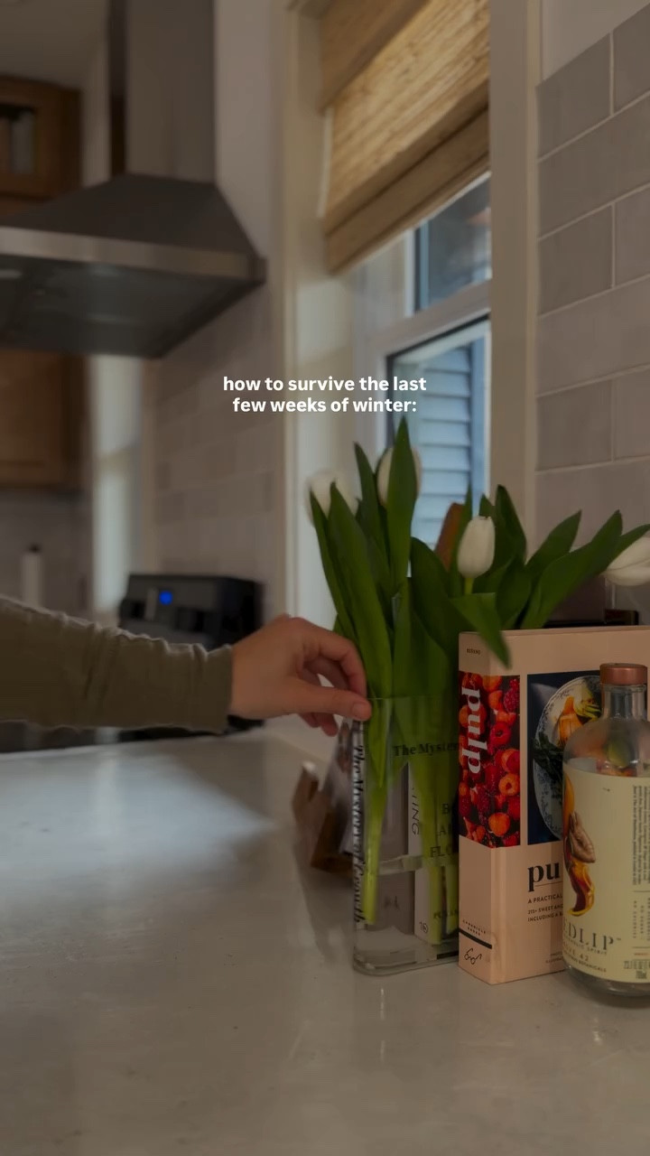 This little book vase was $9 and I absolutely could not turn it down.

For my west michigan friends, tulips are finally back at the @meijerstores, which means this 426yr long winter is officially almost over (that’s what I pretend it means anyways). PTL 🙌🏼

Comment SHOP if you want to grab this cute little book vase 🌷

#tulips #springathome #intentionalhome #seasonalliving #simplehome