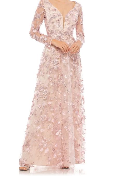 Elegant Chic

#motherofthebride
#motherofthegroom
#weddingguest
#partygowns
#over40 #over50 #over60 
#midlifestyle 

#LTKover40 #LTKparties #LTKwedding