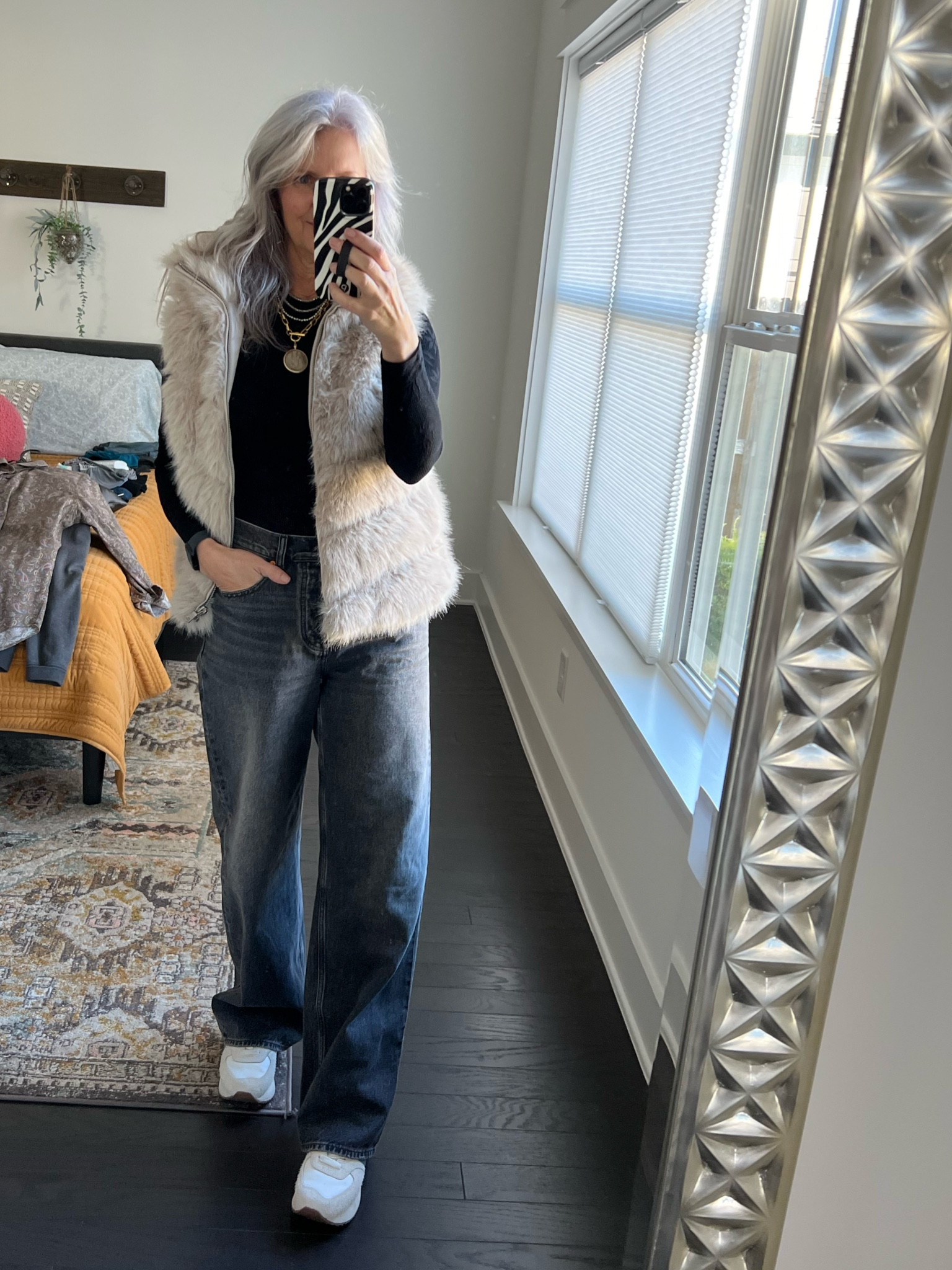 Today’s work outfit. Faux fur can be styled with everything. I’ll be wearing this vest with jeans, dresses and skirts, and faux leather pants. 

Evereve, faux fur, Madewell, Madewell jeans, 


#LTKStyleTip
