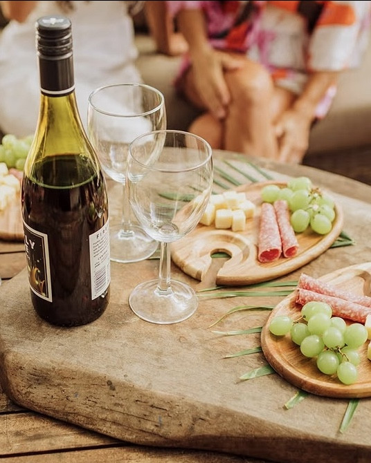 📣 Are you the hostess  in the family ? These would make the perfect gift for the hostess in your family , a co-Worker ,family member , neighbor your sister ,best friend oh my goodness the possibilities are endless with this gift.🎁🍷🥨🧀🥯

#LTKHoliday #LTKSeasonal #LTKGiftGuide