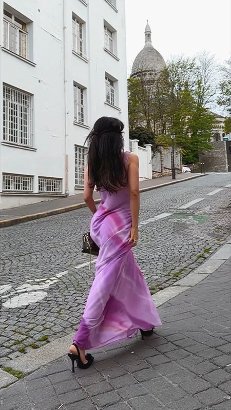 Parisian streets for long flowing dresses 💜💙❤️🤍👗

#LTKeurope #LTKSeasonal #LTKcurves