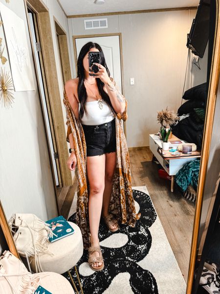 This look has to be my absolute favorite!! The sandals really tie in the brown from the kimono and the Levi 501’s are a must for the summer. 

Kimono: Three Bird Nest - use Kimmymanzo to save 
Jewelry: Bohemia on IG 

Spring outfit 
Summer outfit 
Shorts
Jeans 
Jean shorts 
Boho style 

#LTKFindsUnder100 #LTKStyleTip #LTKMidsize