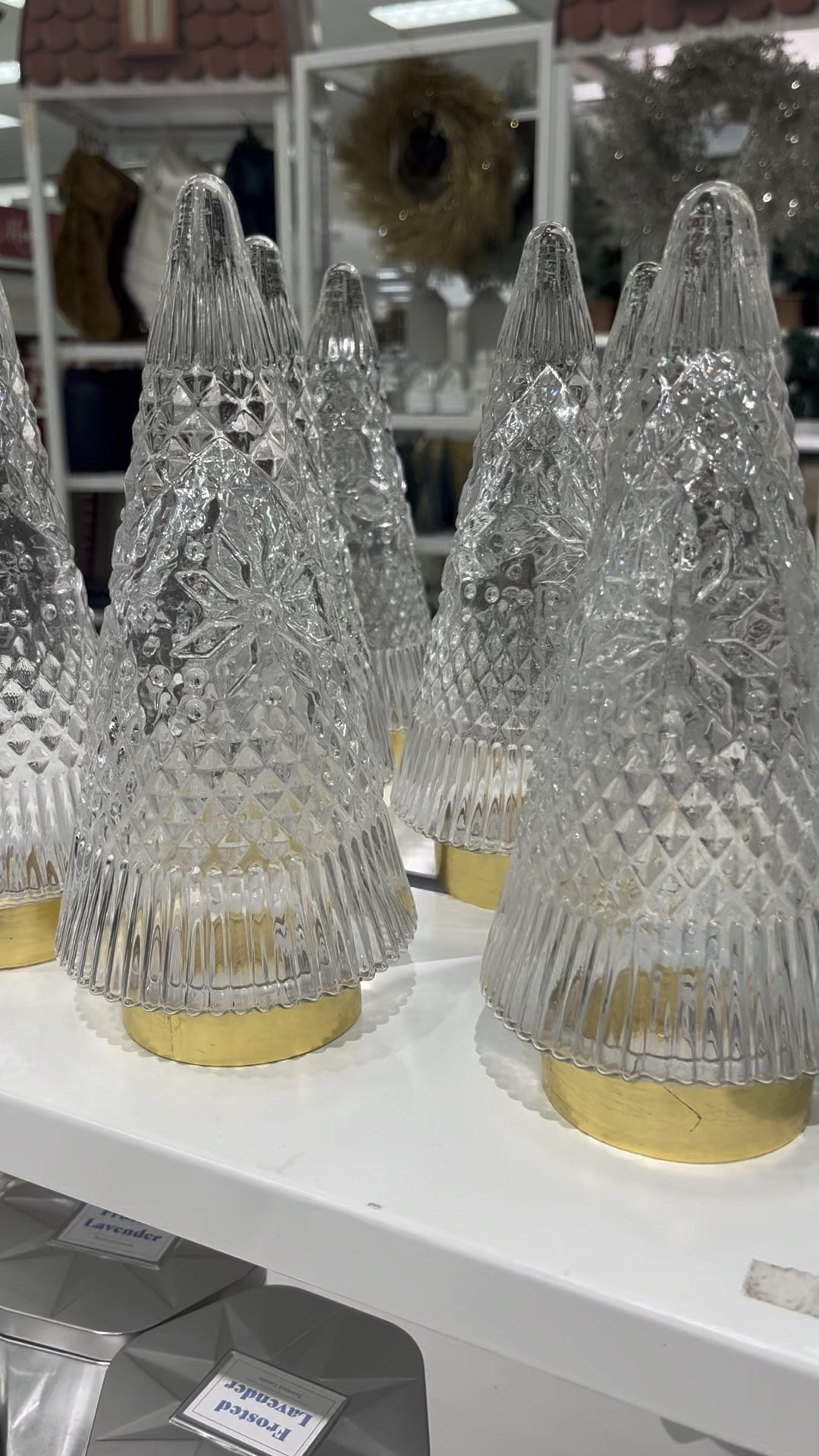 See the prettiest Christmas decor at Target today 😍 they come and two sizes and are under $30 together 


Christmas decor
Home decor 
Christmas 


#LTKHome #LTKHoliday #LTKSeasonal