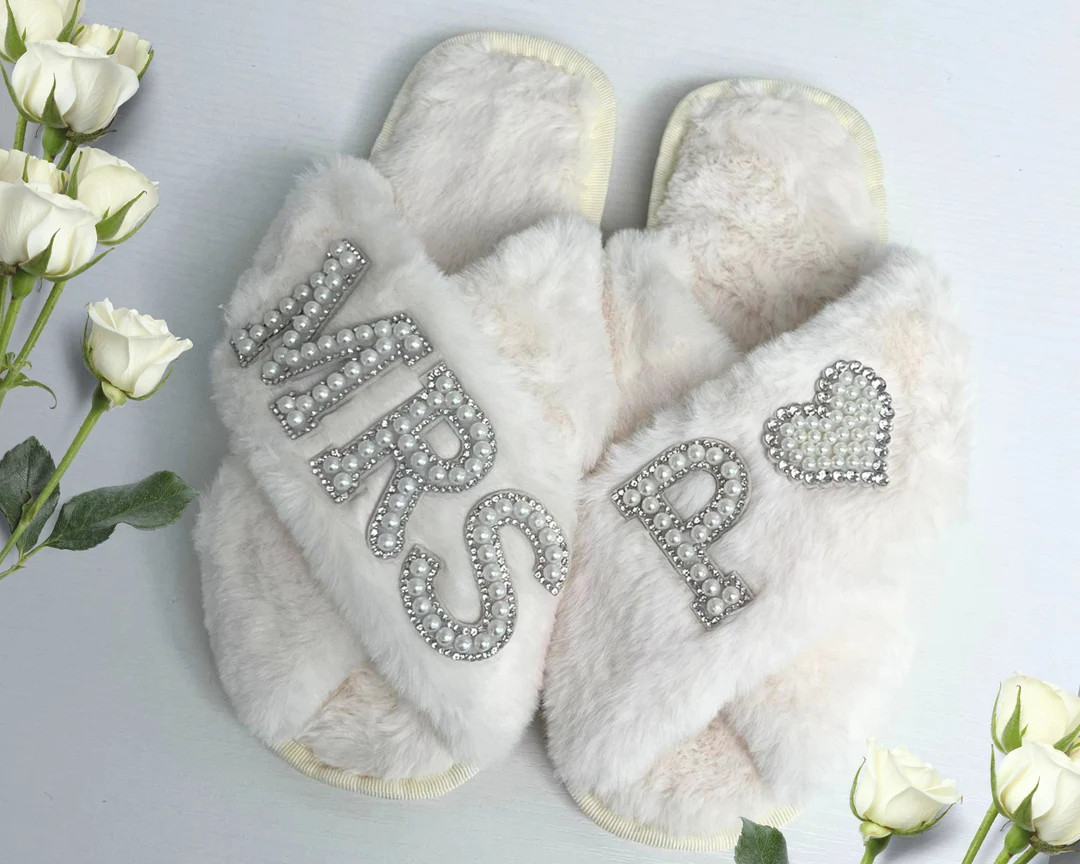 Personalized Wedding Slippers, Mrs Pearls Fluffy Slippers, Bridal Pearls Slippers, Bride Gift, Br... | Etsy (US)