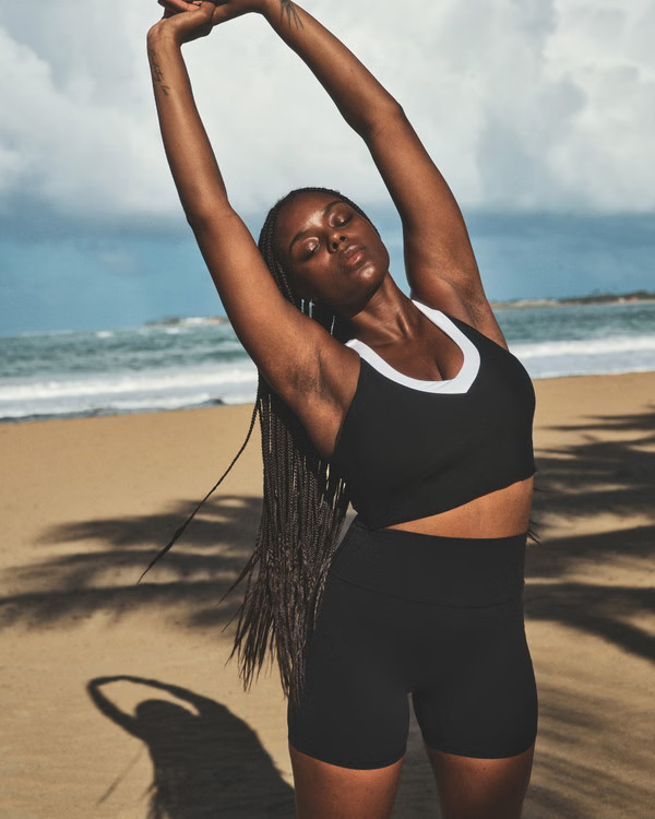 black | Abercrombie & Fitch (US)