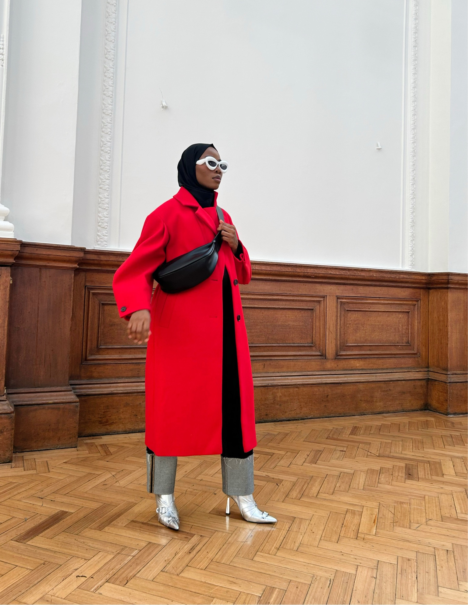 London fashion week Day 1 was an absolute dream so I recreated this outfit from last winter. I’ve linked all original and similar pieces for items that’s sold out. Red coat, silver heeled boots, black bag, dark turn up hem jeans. 

#LTKstyletip #LTKSeasonal #LTKeurope