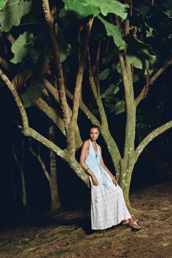 LINEN KNOTTED HALTER TOP | Zara US