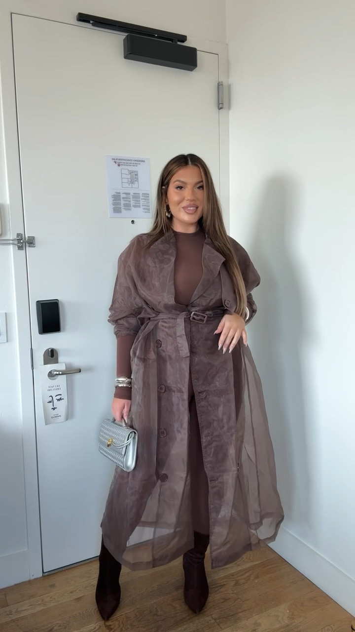 Fall Monochromatic Outfit with pops of Silver🩶🤎

Bodysuit: L (high stretch)
Leggings: L (high stretch)
Sheer Trench: XL (‘Tara sheer trench coat- mocha’ from FashionNova) also linked a few other jackets that would look cute with this base outfit!
Leather trench coat: XL (great Amazon find!)

———-

Fall Outfit with boots and a sheer trench coat! Perfect as an elevated daytime look, fall date night style, or worn dressed down as basics!

#LTKNYFW #LTKStyleTip #LTKMidsize
