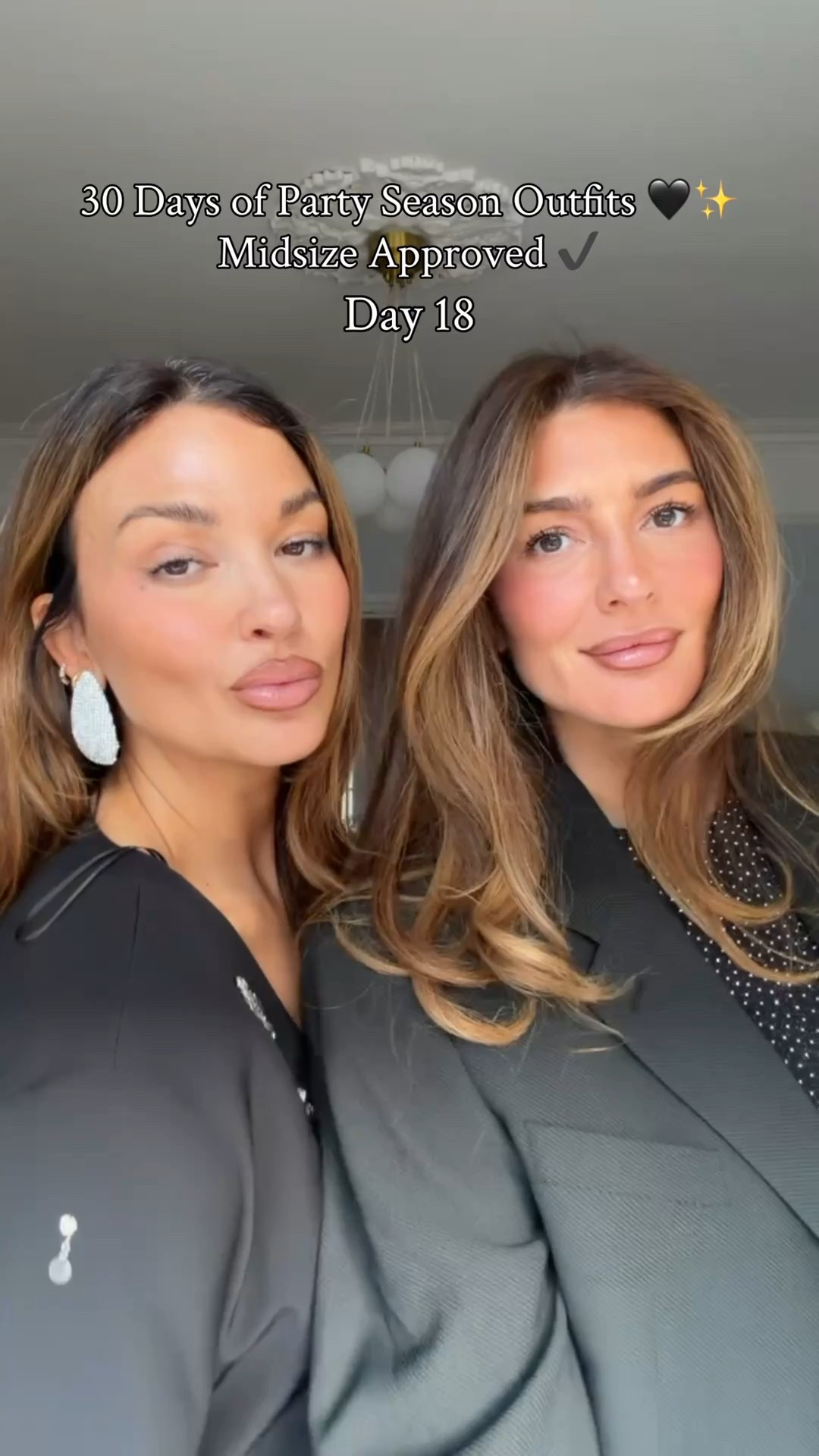 Happy 1st December 
We’re on day 18 of midsize party outfits and today is all black edition 🖤 